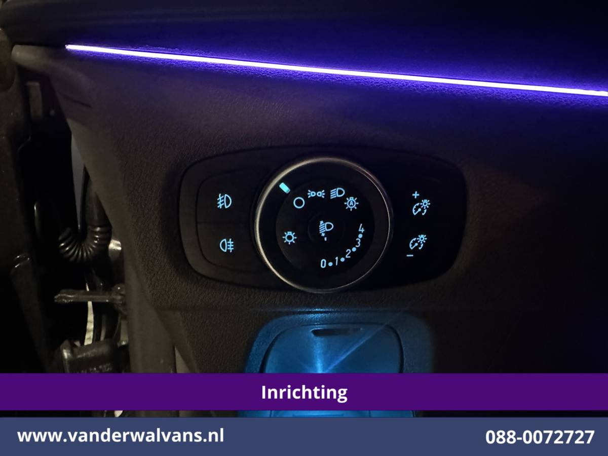 Ford Transit Custom Ford Transit Custom 2.0 TDCI L1H1 Inrichting Euro6 Airco | Camera | LED | Cruisecontrol | Verwarmde voorruit Parkeersensoren, Bijrijdersbank