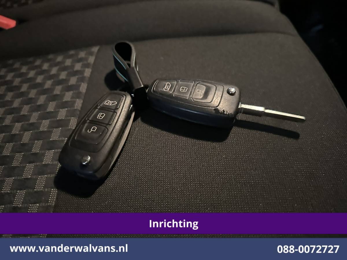 Ford Transit Custom Ford Transit Custom 2.0 TDCI L1H1 Inrichting Euro6 Airco | Camera | LED | Cruisecontrol | Verwarmde voorruit Parkeersensoren, Bijrijdersbank