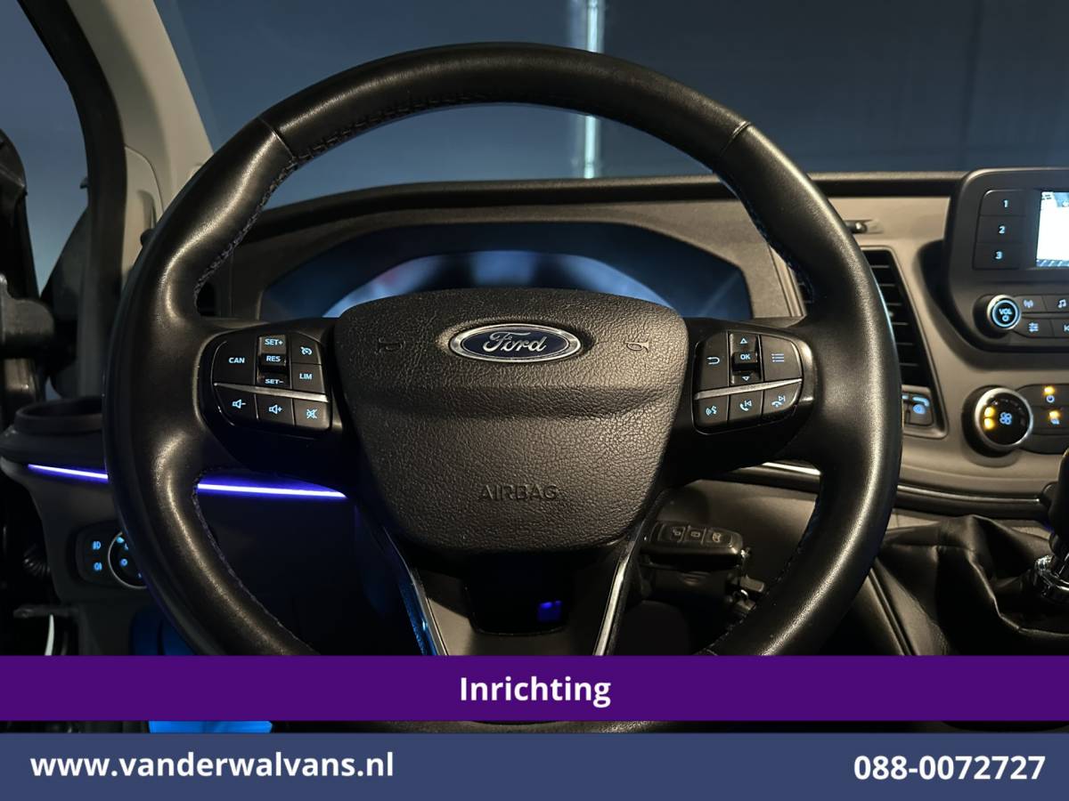 Ford Transit Custom Ford Transit Custom 2.0 TDCI L1H1 Inrichting Euro6 Airco | Camera | LED | Cruisecontrol | Verwarmde voorruit Parkeersensoren, Bijrijdersbank
