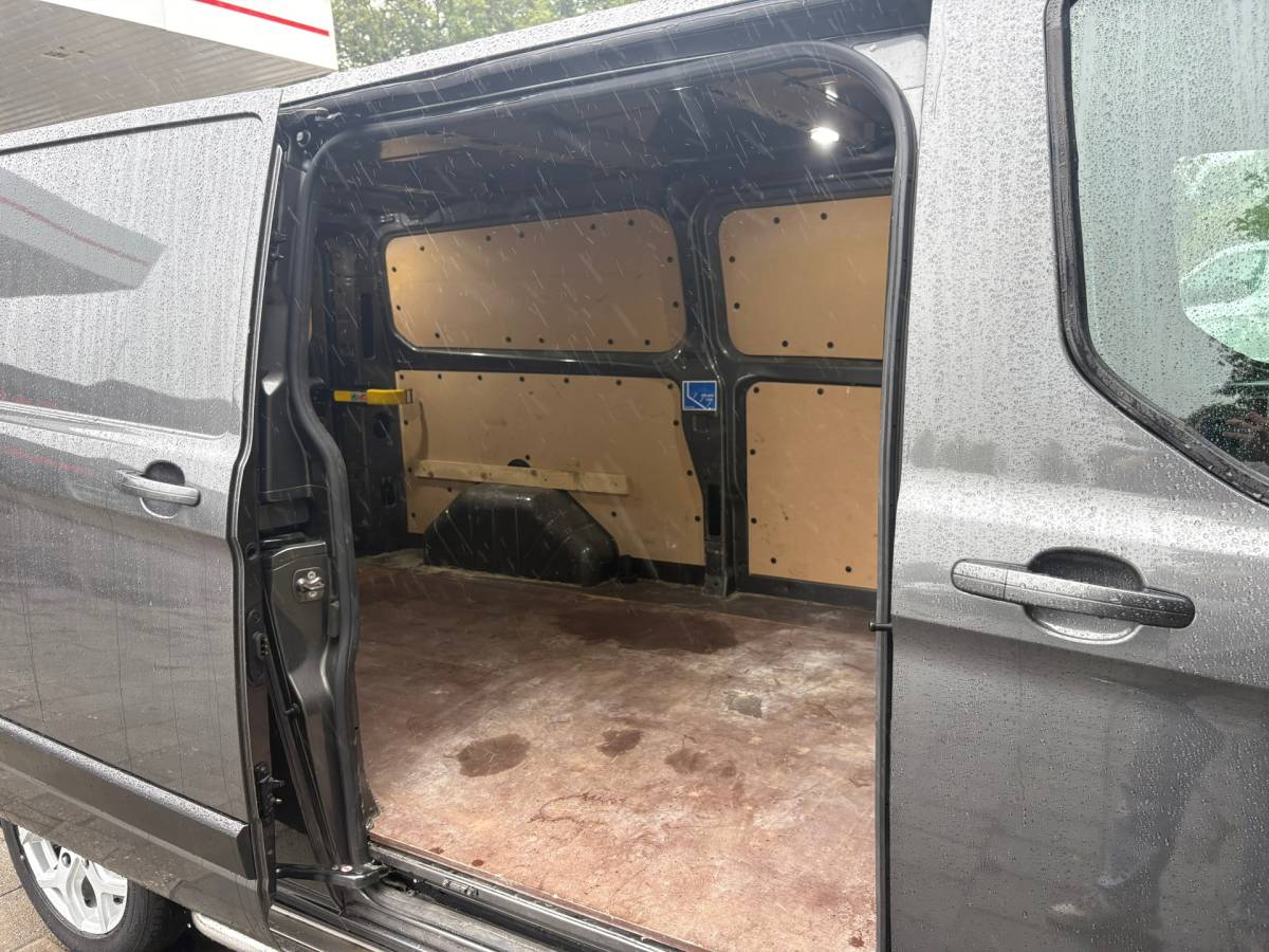 Ford Transit Custom Ford Transit Custom 300 2.0 TDCI L2H2 Limited 170PK|AUTOMAAT|airco|cruise|achteruitrijcamera|apple carplay|trekhaak|stoelverwarmin