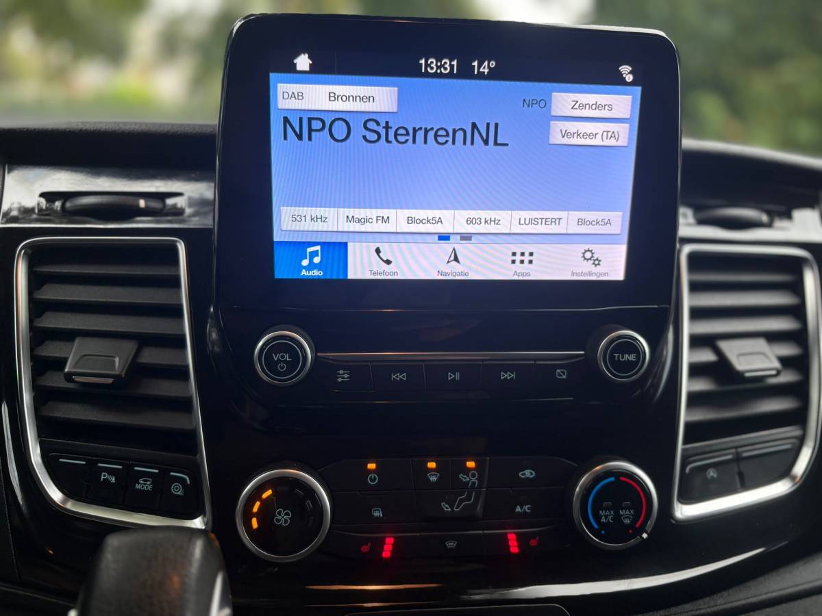 Ford Transit Custom Ford Transit Custom 300 2.0 TDCI L2H2 Limited 170PK|AUTOMAAT|airco|cruise|achteruitrijcamera|apple carplay|trekhaak|stoelverwarmin
