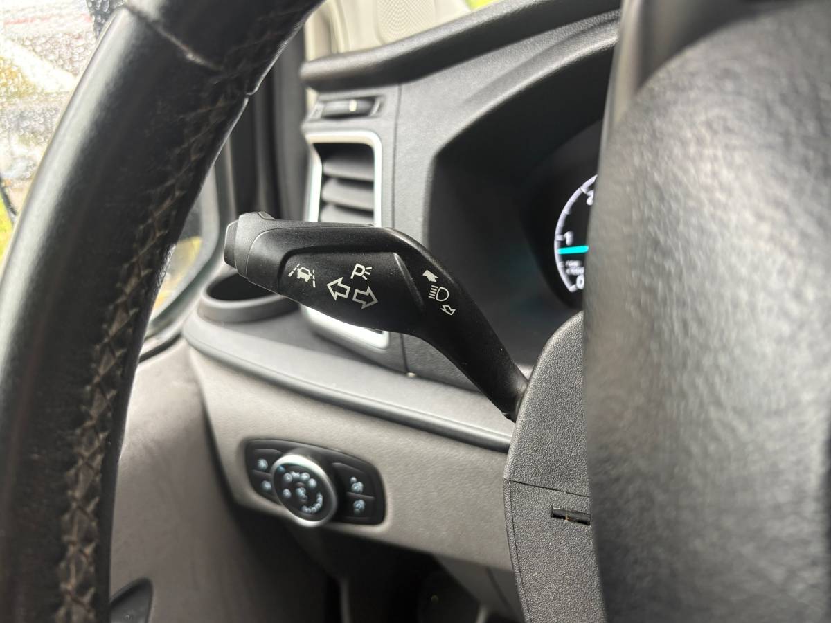 Ford Transit Custom Ford Transit Custom 300 2.0 TDCI L2H2 Limited 170PK|AUTOMAAT|airco|cruise|achteruitrijcamera|apple carplay|trekhaak|stoelverwarmin