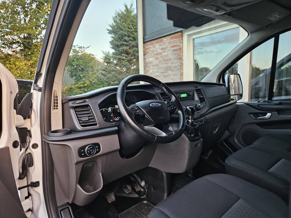 Ford Transit Custom Ford TRANSIT CUSTOM 300 2.0 TDCI L2H1 Trend Trekhaak! 3-Zitplaatsen! 131PK! Mooie/Nette Bus! Airco!