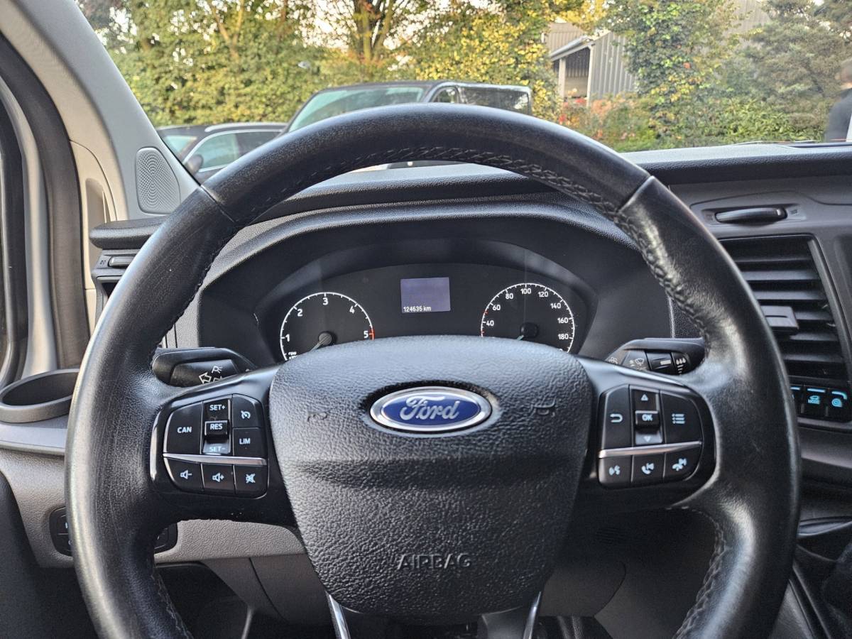 Ford Transit Custom Ford TRANSIT CUSTOM 300 2.0 TDCI L2H1 Trend Trekhaak! 3-Zitplaatsen! 131PK! Mooie/Nette Bus! Airco!