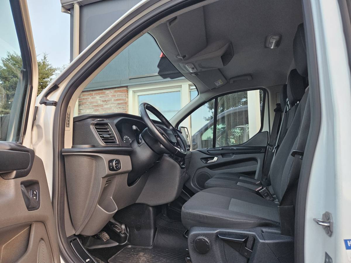 Ford Transit Custom Ford TRANSIT CUSTOM 300 2.0 TDCI L2H1 Trend Trekhaak! 3-Zitplaatsen! 131PK! Mooie/Nette Bus! Airco!