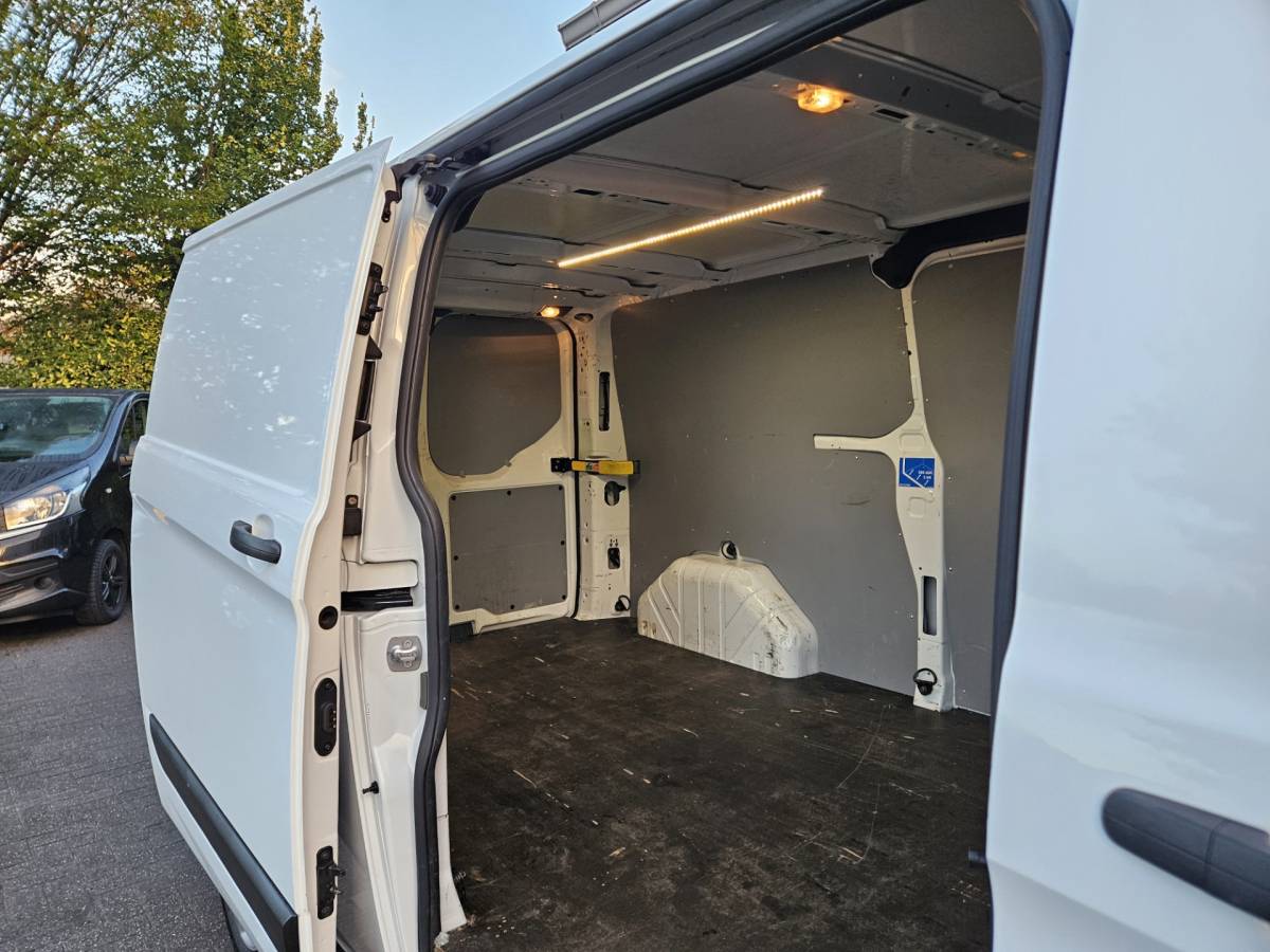 Ford Transit Custom Ford TRANSIT CUSTOM 300 2.0 TDCI L2H1 Trend Trekhaak! 3-Zitplaatsen! 131PK! Mooie/Nette Bus! Airco!