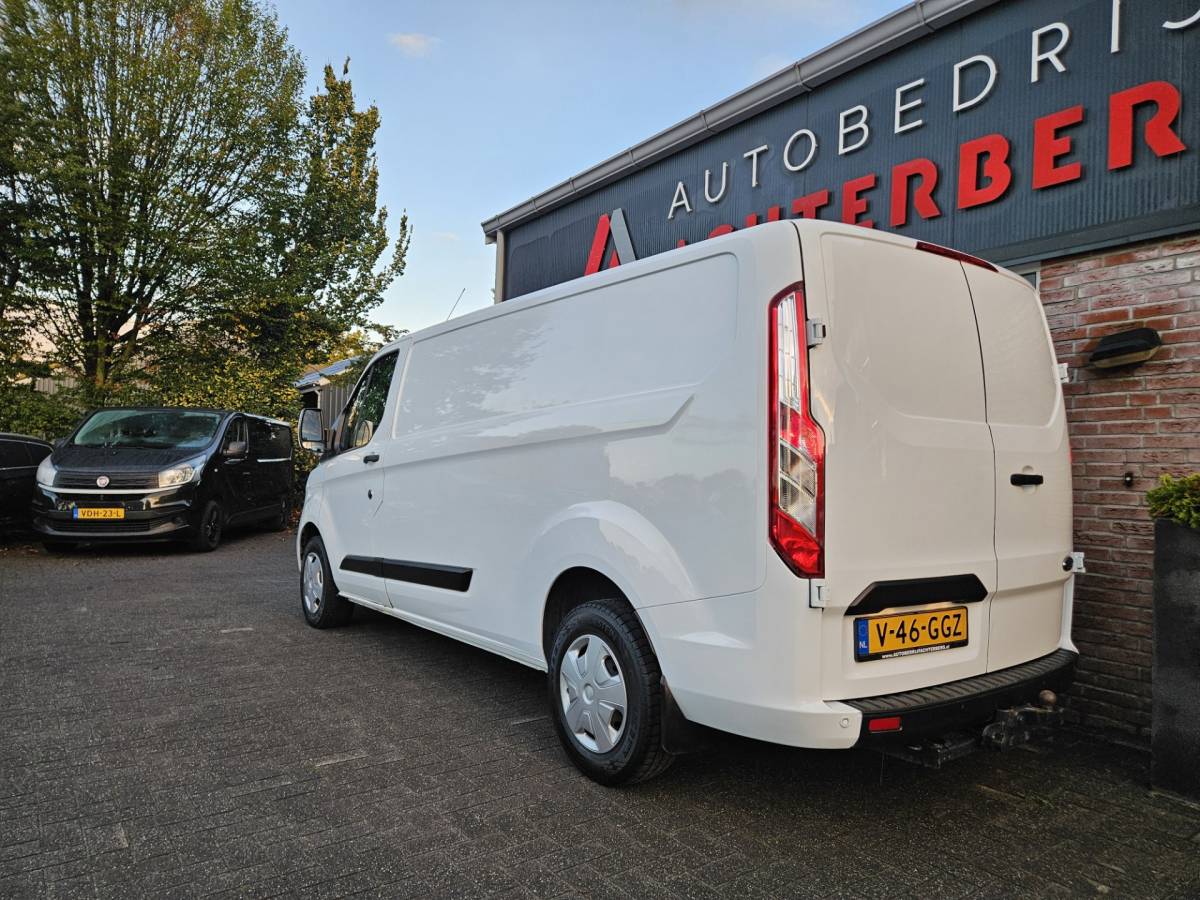 Ford Transit Custom Ford TRANSIT CUSTOM 300 2.0 TDCI L2H1 Trend Trekhaak! 3-Zitplaatsen! 131PK! Mooie/Nette Bus! Airco!