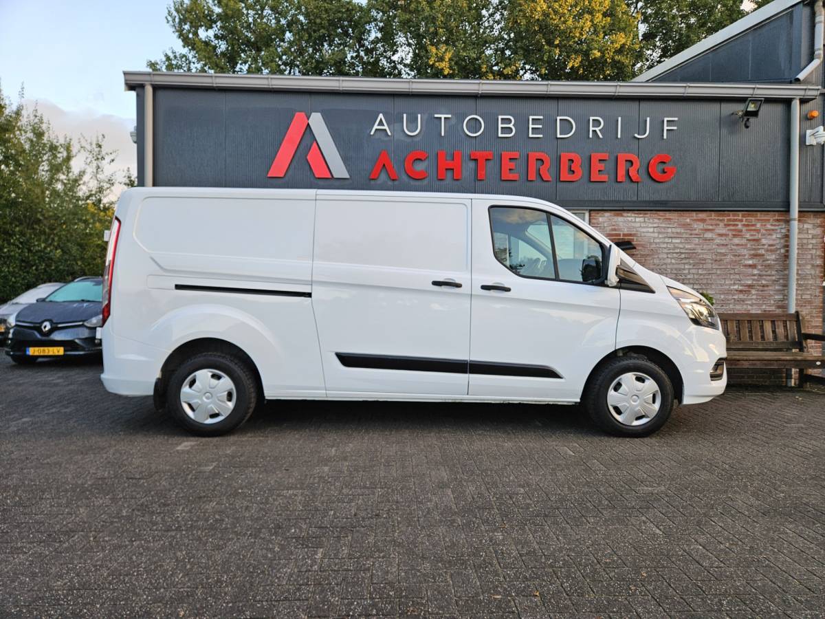 Ford Transit Custom Ford TRANSIT CUSTOM 300 2.0 TDCI L2H1 Trend Trekhaak! 3-Zitplaatsen! 131PK! Mooie/Nette Bus! Airco!