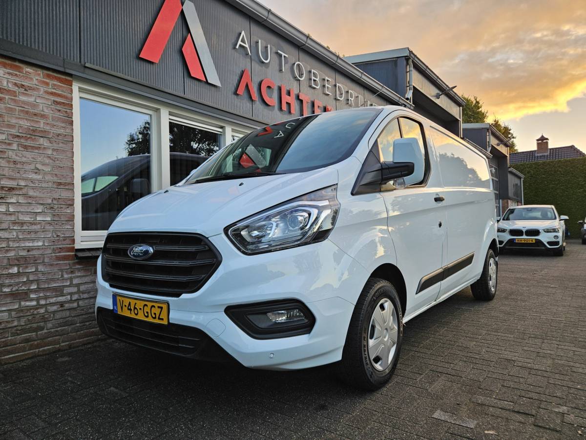 Ford Transit Custom Ford TRANSIT CUSTOM 300 2.0 TDCI L2H1 Trend Trekhaak! 3-Zitplaatsen! 131PK! Mooie/Nette Bus! Airco!