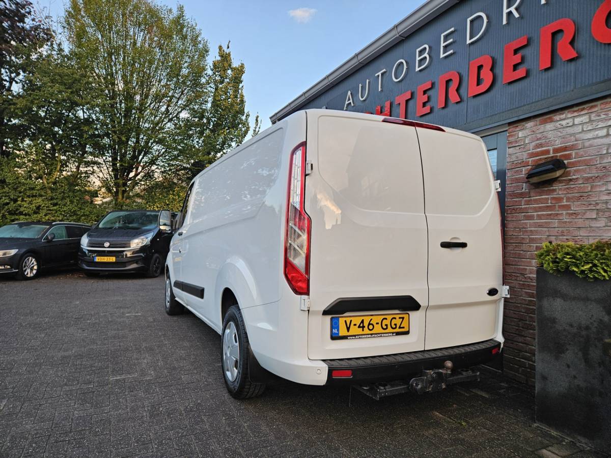 Ford Transit Custom Ford TRANSIT CUSTOM 300 2.0 TDCI L2H1 Trend Trekhaak! 3-Zitplaatsen! 131PK! Mooie/Nette Bus! Airco!
