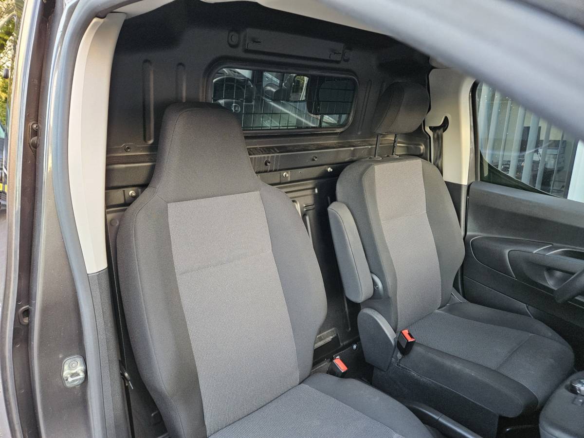 Fiat Doblò Fiat Doblò 1.5D 130pk L2 1000kg Automaat! 130PK! NAP! Mooie/Nette Bus! Carplay! Camera!
