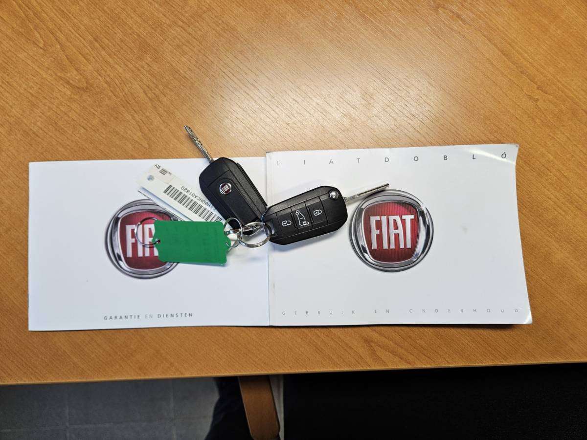 Fiat Doblò Fiat Doblò 1.5D 130pk L2 1000kg Automaat! 130PK! NAP! Mooie/Nette Bus! Carplay! Camera!