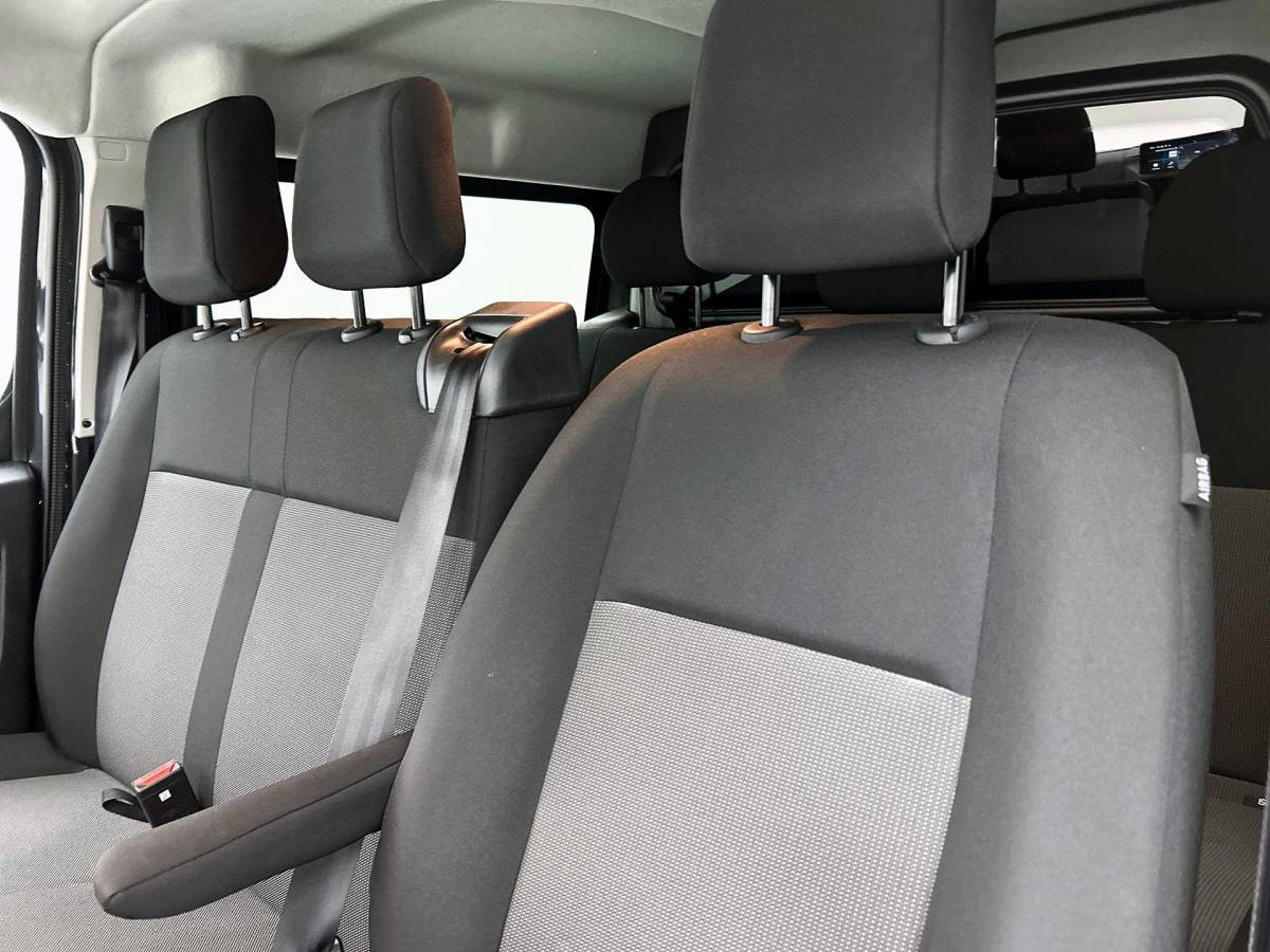 Opel Vivaro Opel Vivaro 2.0 180PK L3 Automaat Dubbele Cabine 2 schuifdeuren Android Auto/Apple CarPlay Navigatie Keyless Entry&Start Climate Control Camera Cruise Control Houten afwerking laadruimte Trekhaak lichtmetalen velgen