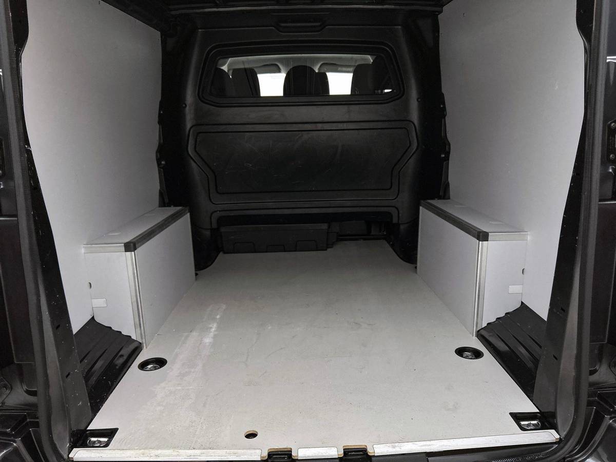 Opel Vivaro Opel Vivaro 2.0 180PK L3 Automaat Dubbele Cabine 2 schuifdeuren Android Auto/Apple CarPlay Navigatie Keyless Entry&Start Climate Control Camera Cruise Control Houten afwerking laadruimte Trekhaak lichtmetalen velgen