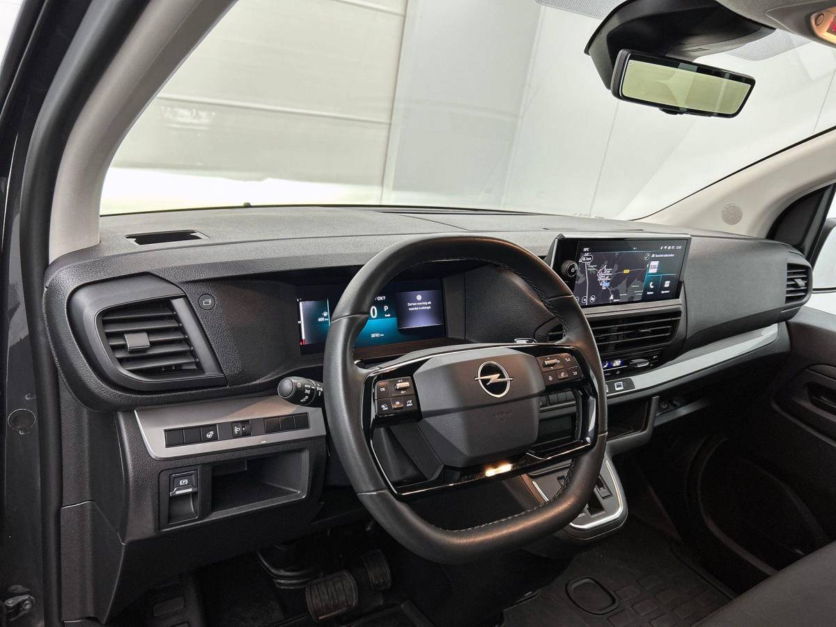 Opel Vivaro Opel Vivaro 2.0 180PK L3 Automaat Dubbele Cabine 2 schuifdeuren Android Auto/Apple CarPlay Navigatie Keyless Entry&Start Climate Control Camera Cruise Control Houten afwerking laadruimte Trekhaak lichtmetalen velgen