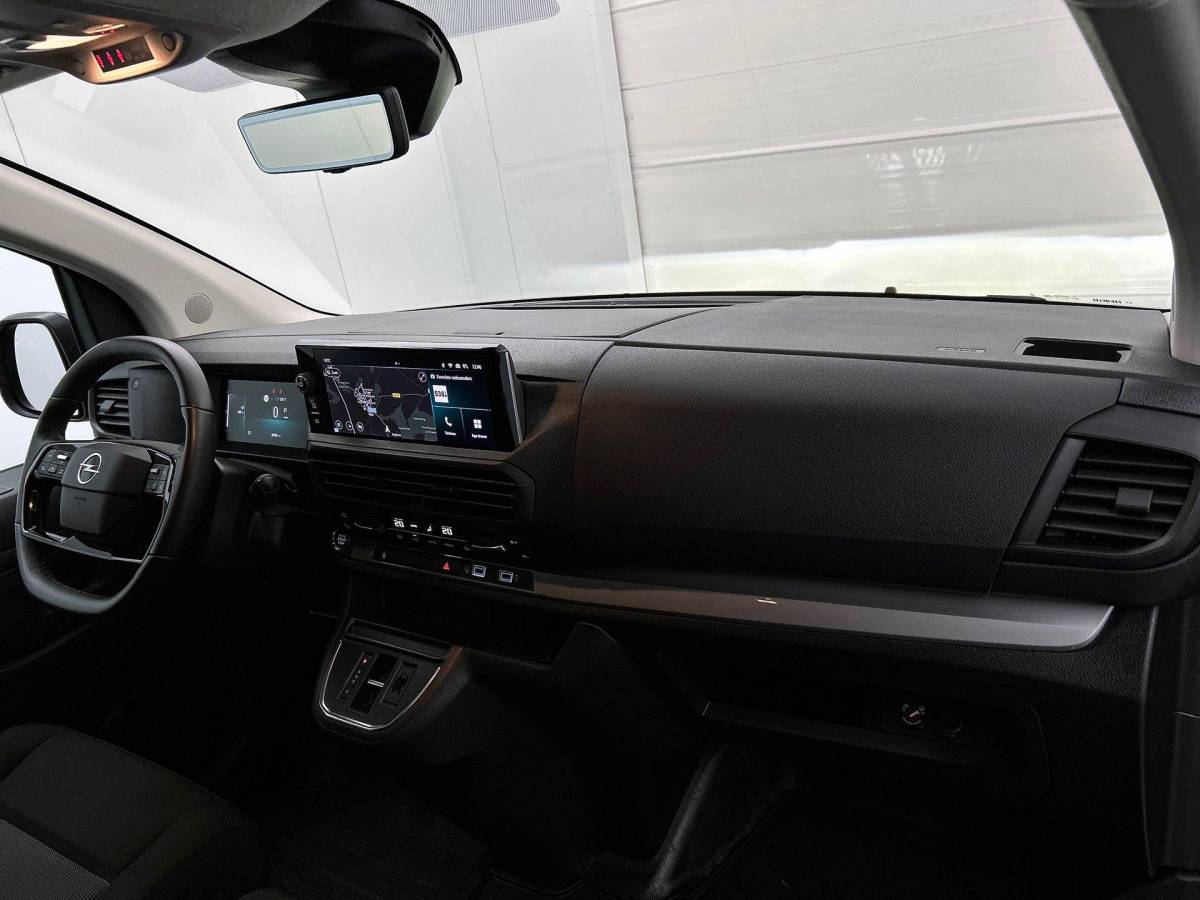 Opel Vivaro Opel Vivaro 2.0 180PK L3 Automaat Dubbele Cabine 2 schuifdeuren Android Auto/Apple CarPlay Navigatie Keyless Entry&Start Climate Control Camera Cruise Control Houten afwerking laadruimte Trekhaak lichtmetalen velgen