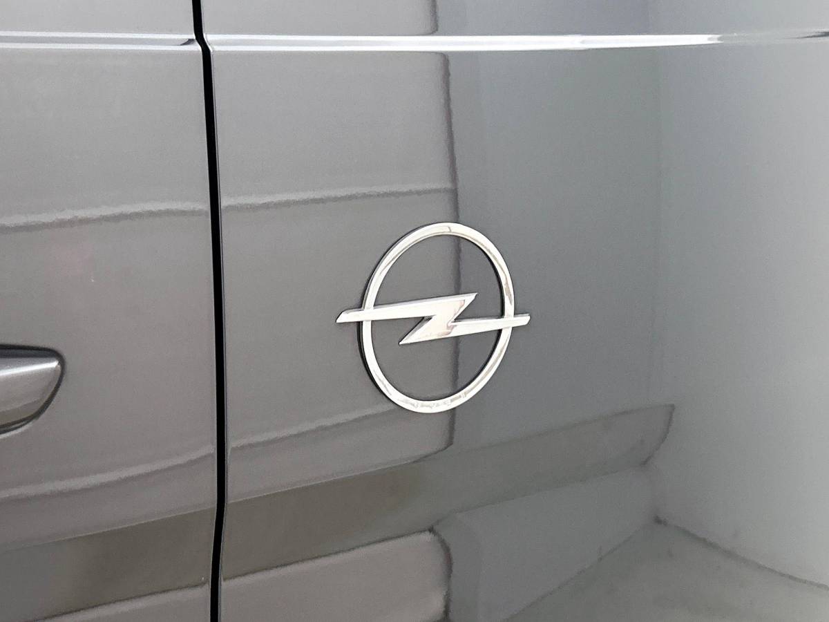 Opel Vivaro Opel Vivaro 2.0 180PK L3 Automaat Dubbele Cabine 2 schuifdeuren Android Auto/Apple CarPlay Navigatie Keyless Entry&Start Climate Control Camera Cruise Control Houten afwerking laadruimte Trekhaak lichtmetalen velgen
