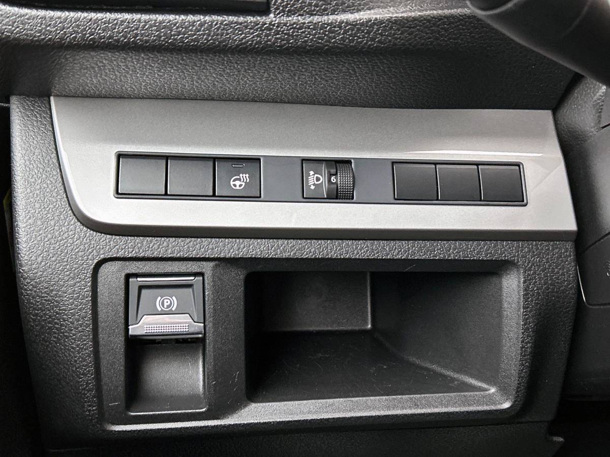 Opel Vivaro Opel Vivaro 2.0 180PK L3 Automaat Dubbele Cabine 2 schuifdeuren Android Auto/Apple CarPlay Navigatie Keyless Entry&Start Climate Control Camera Cruise Control Houten afwerking laadruimte Trekhaak lichtmetalen velgen