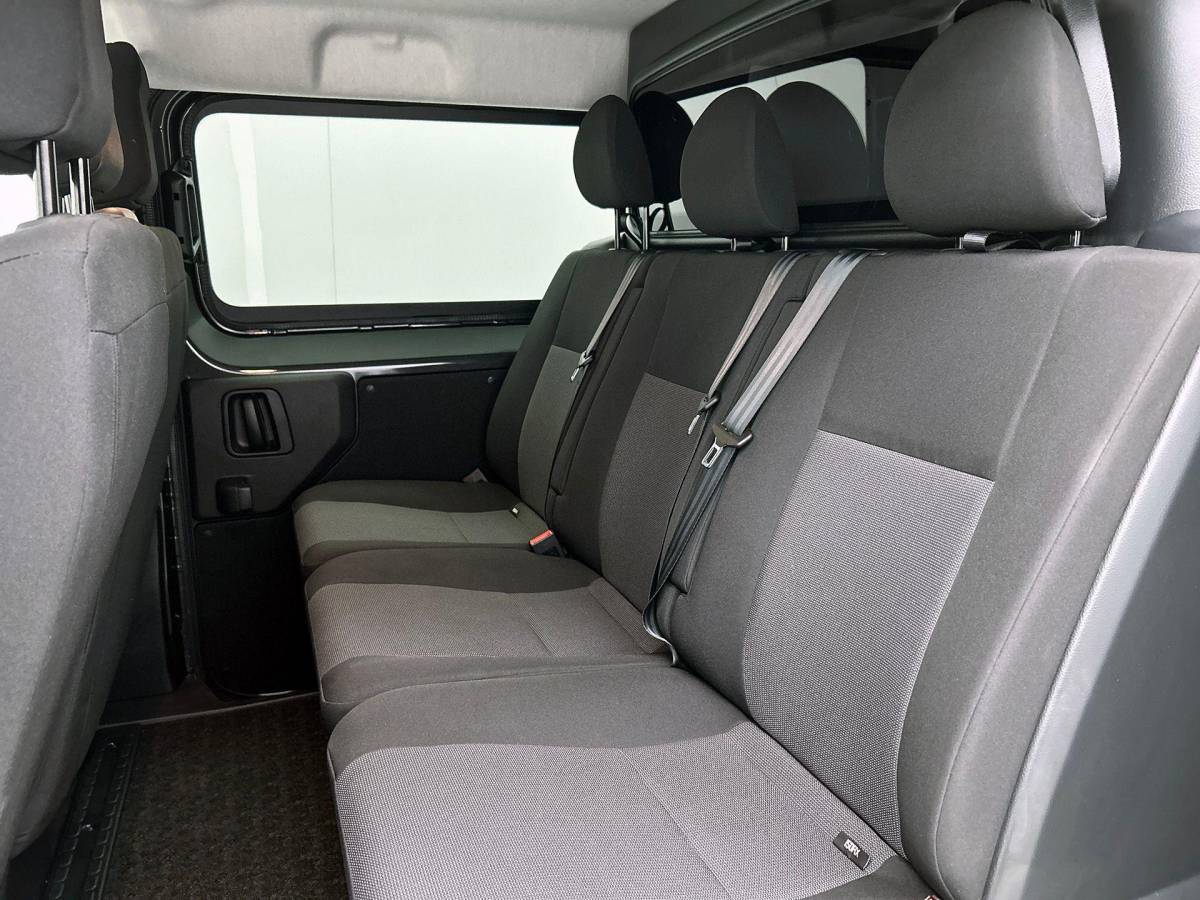 Opel Vivaro Opel Vivaro 2.0 180PK L3 Automaat Dubbele Cabine 2 schuifdeuren Android Auto/Apple CarPlay Navigatie Keyless Entry&Start Climate Control Camera Cruise Control Houten afwerking laadruimte Trekhaak lichtmetalen velgen