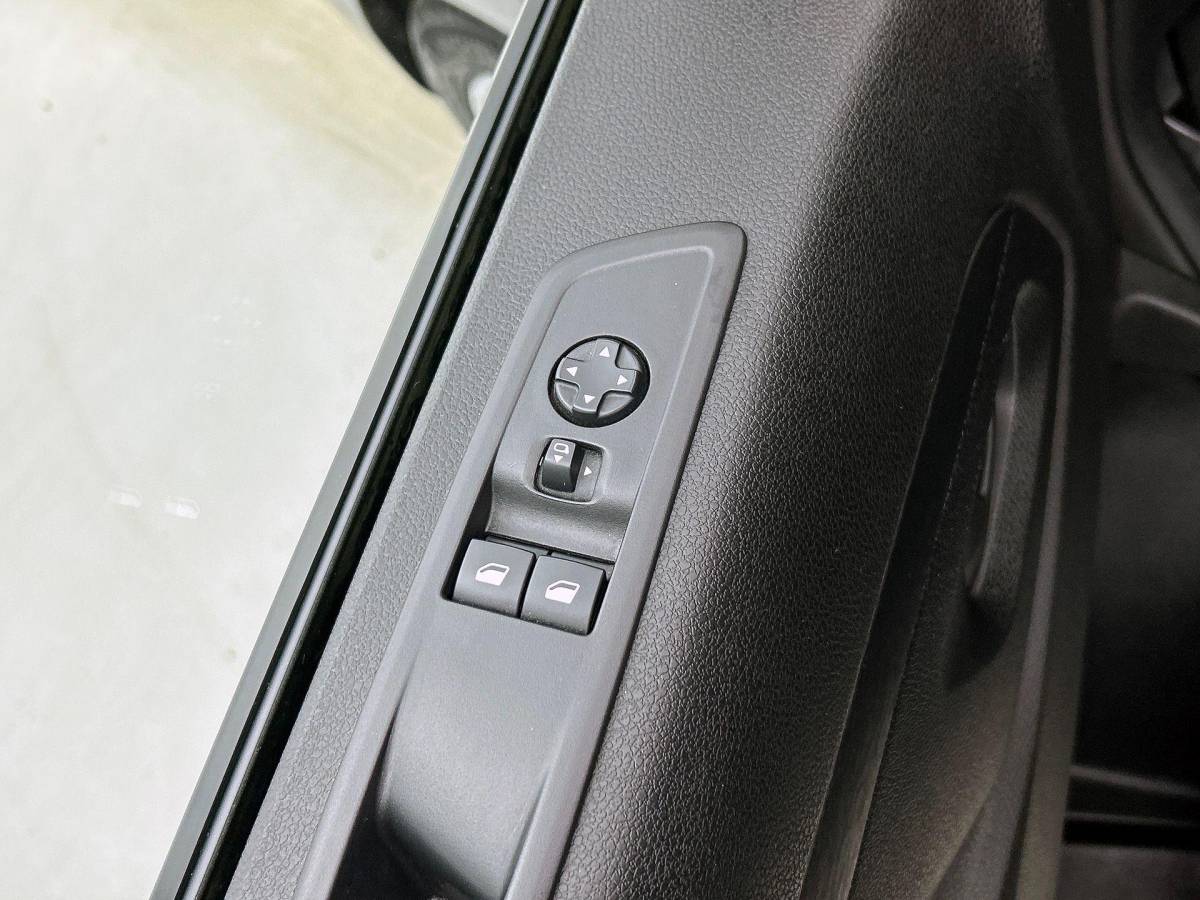 Opel Vivaro Opel Vivaro 2.0 180PK L3 Automaat Dubbele Cabine 2 schuifdeuren Android Auto/Apple CarPlay Navigatie Keyless Entry&Start Climate Control Camera Cruise Control Houten afwerking laadruimte Trekhaak lichtmetalen velgen