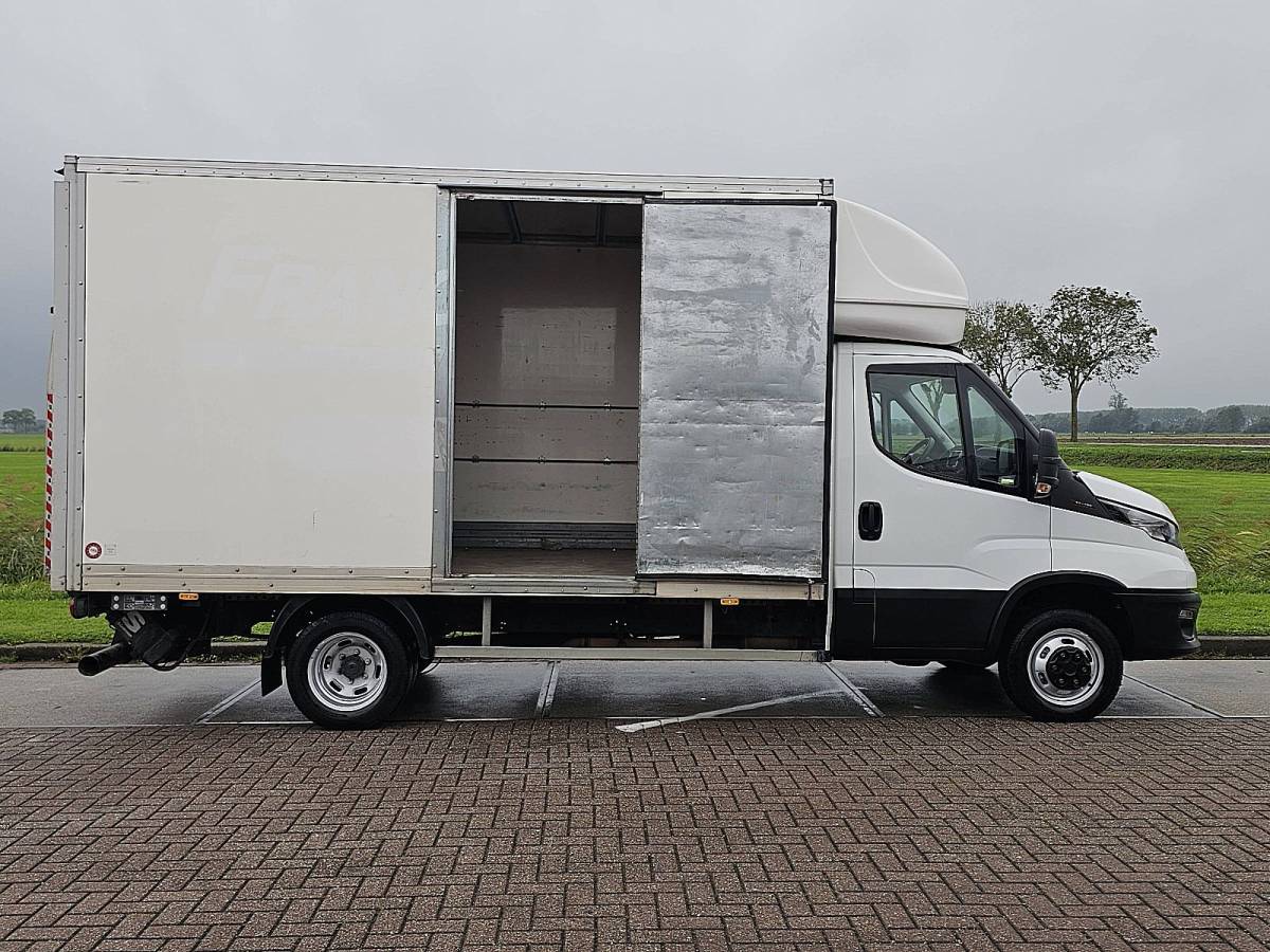 Iveco Daily IVECO DAILY 35C16 bakwagen laadklep!