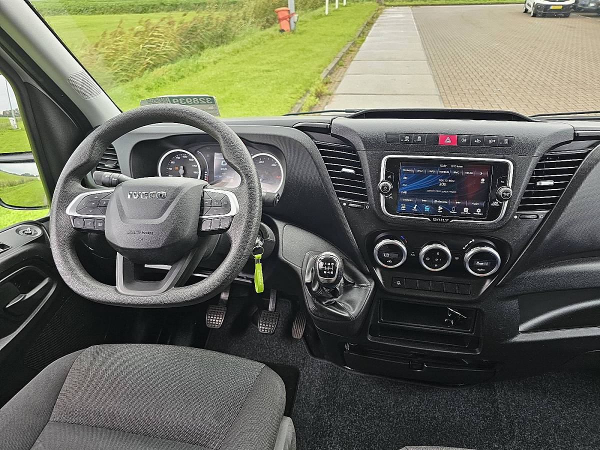 Iveco Daily IVECO DAILY 35C16 bakwagen laadklep!