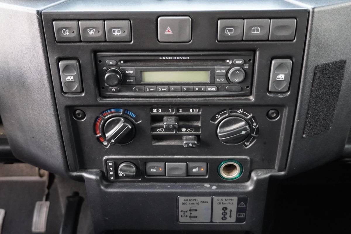 Land Rover Defender Land Rover Defender 2.4 TD SW 90″ E