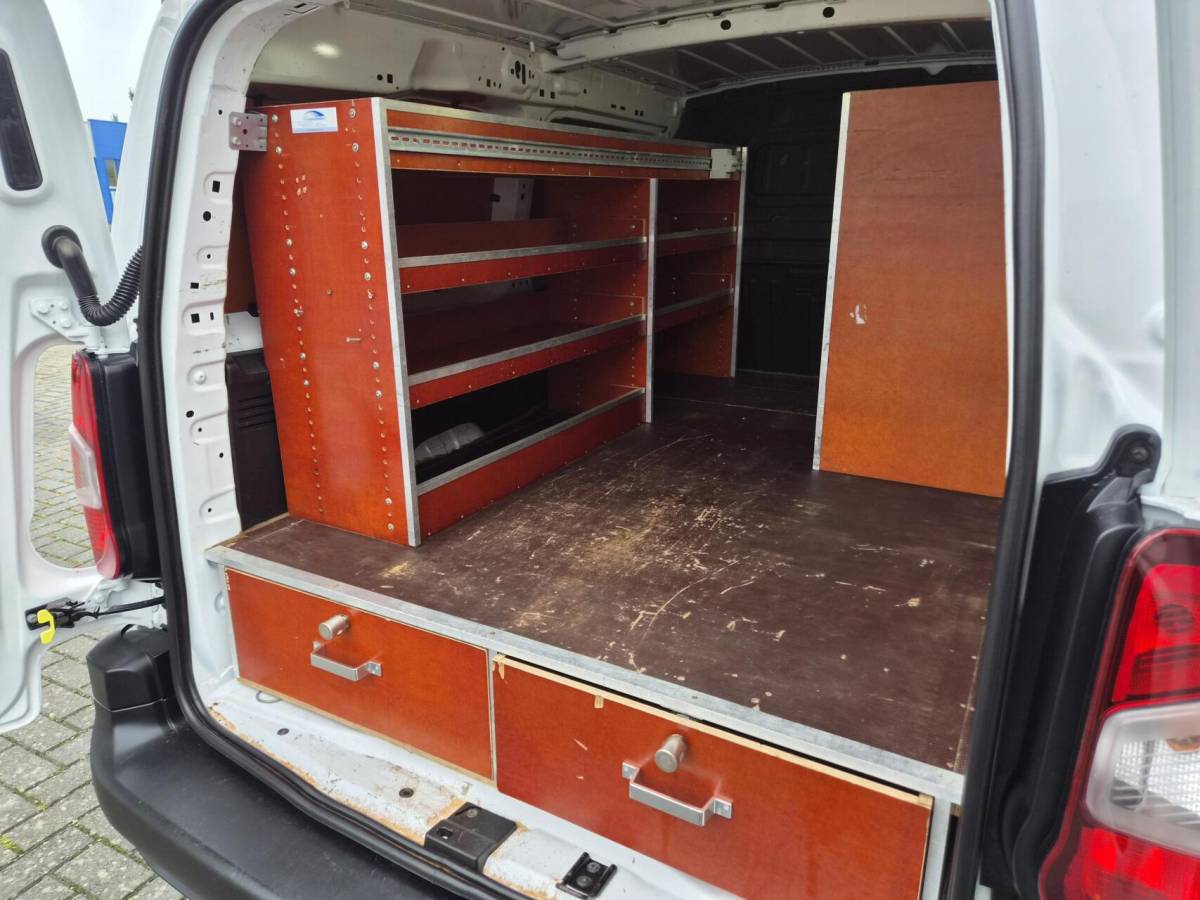 Opel Combo Opel Combo 1.5D L2H1 Carplay Navi 102pk RVS imp Eu6 Inrichting