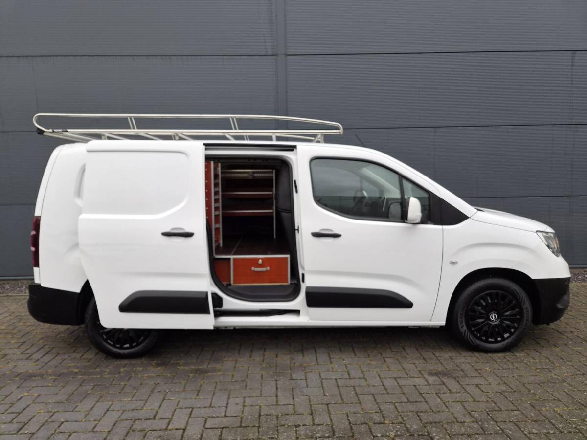 Opel Combo Opel Combo 1.5D L2H1 Carplay Navi 102pk RVS imp Eu6 Inrichting