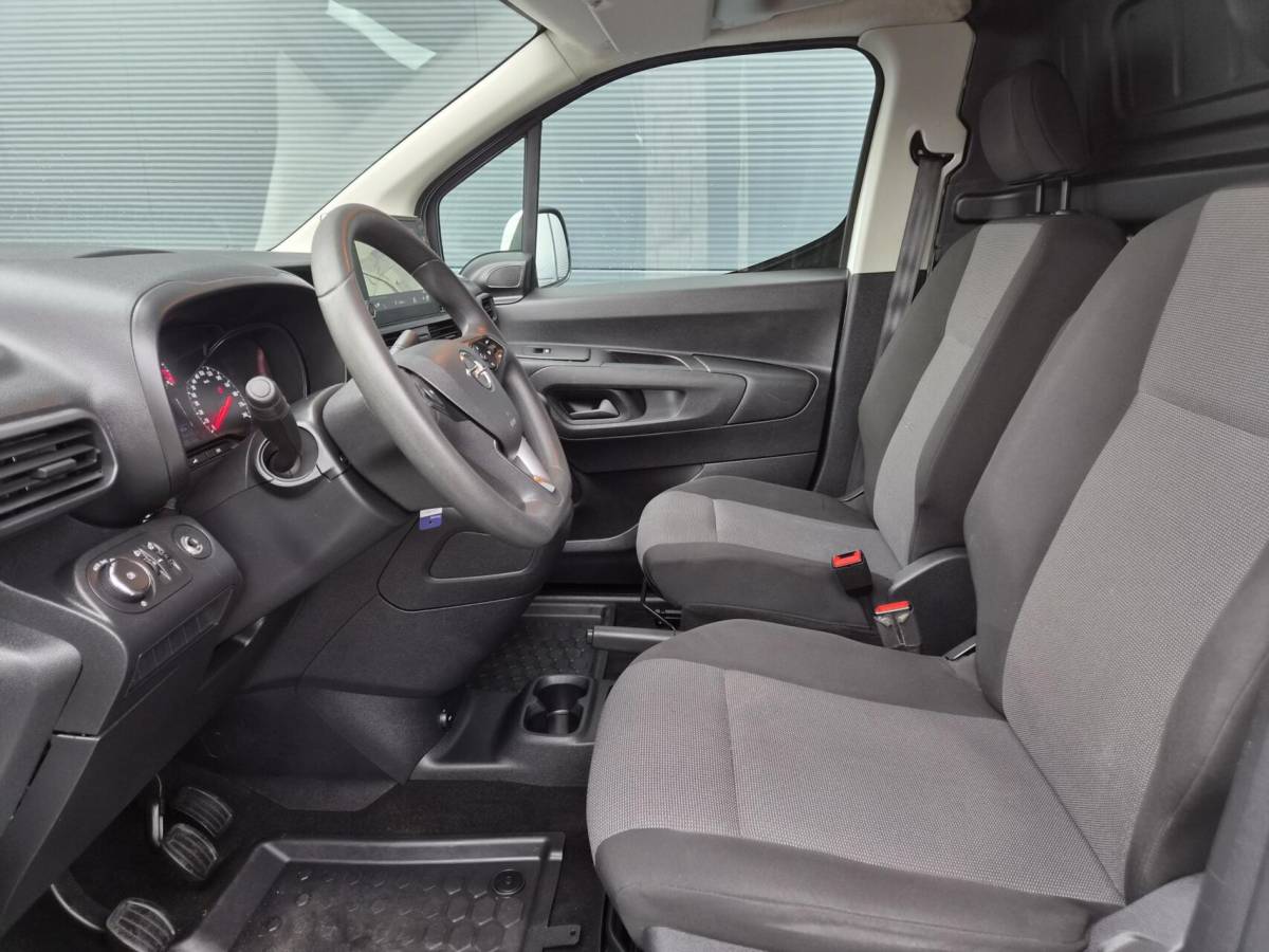 Opel Combo Opel Combo 1.5D L2H1 Carplay Navi 102pk RVS imp Eu6 Inrichting
