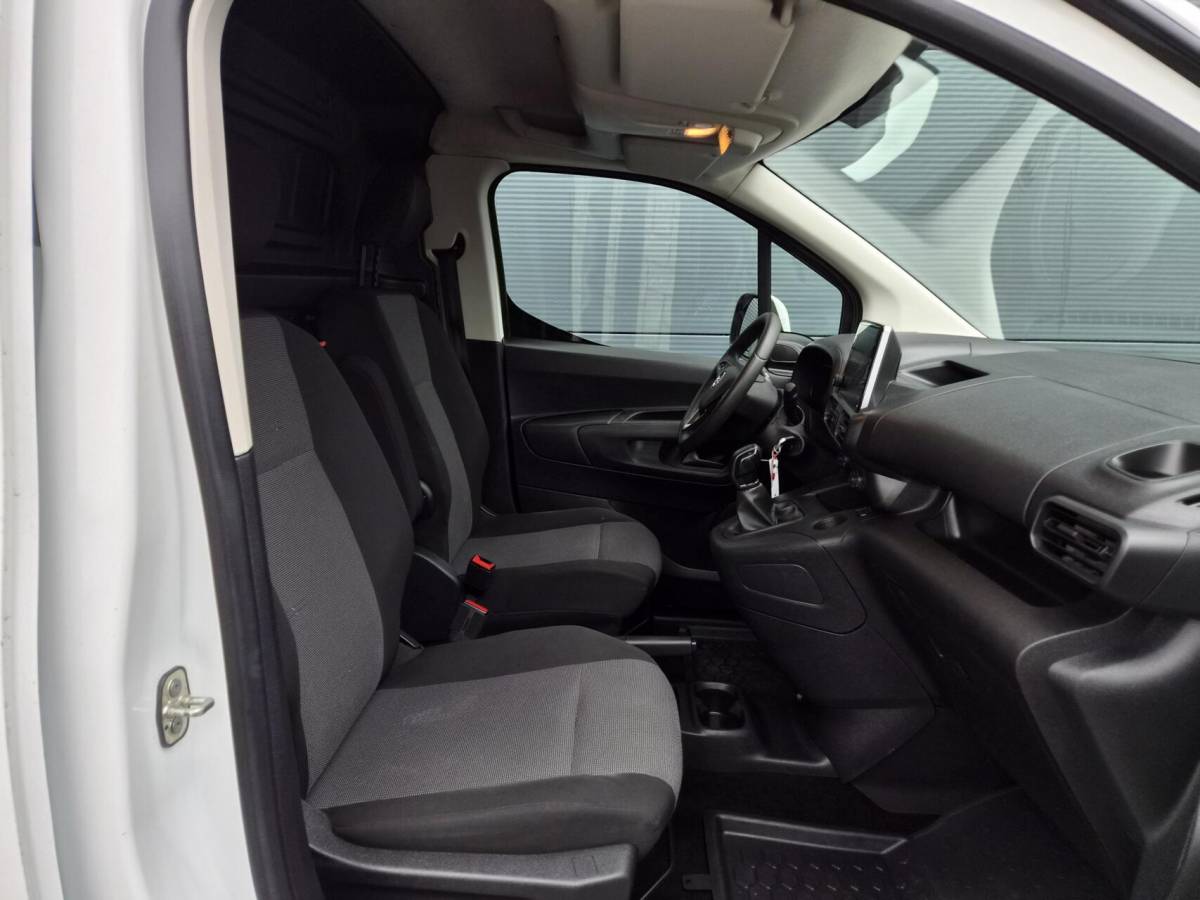 Opel Combo Opel Combo 1.5D L2H1 Carplay Navi 102pk RVS imp Eu6 Inrichting
