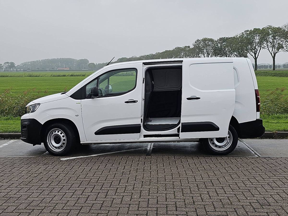 Peugeot Partner PEUGEOT PARTNER 1.5 L2 ac automaat EURO6 dubbele schuifdeur navi carplay cruisecontrol