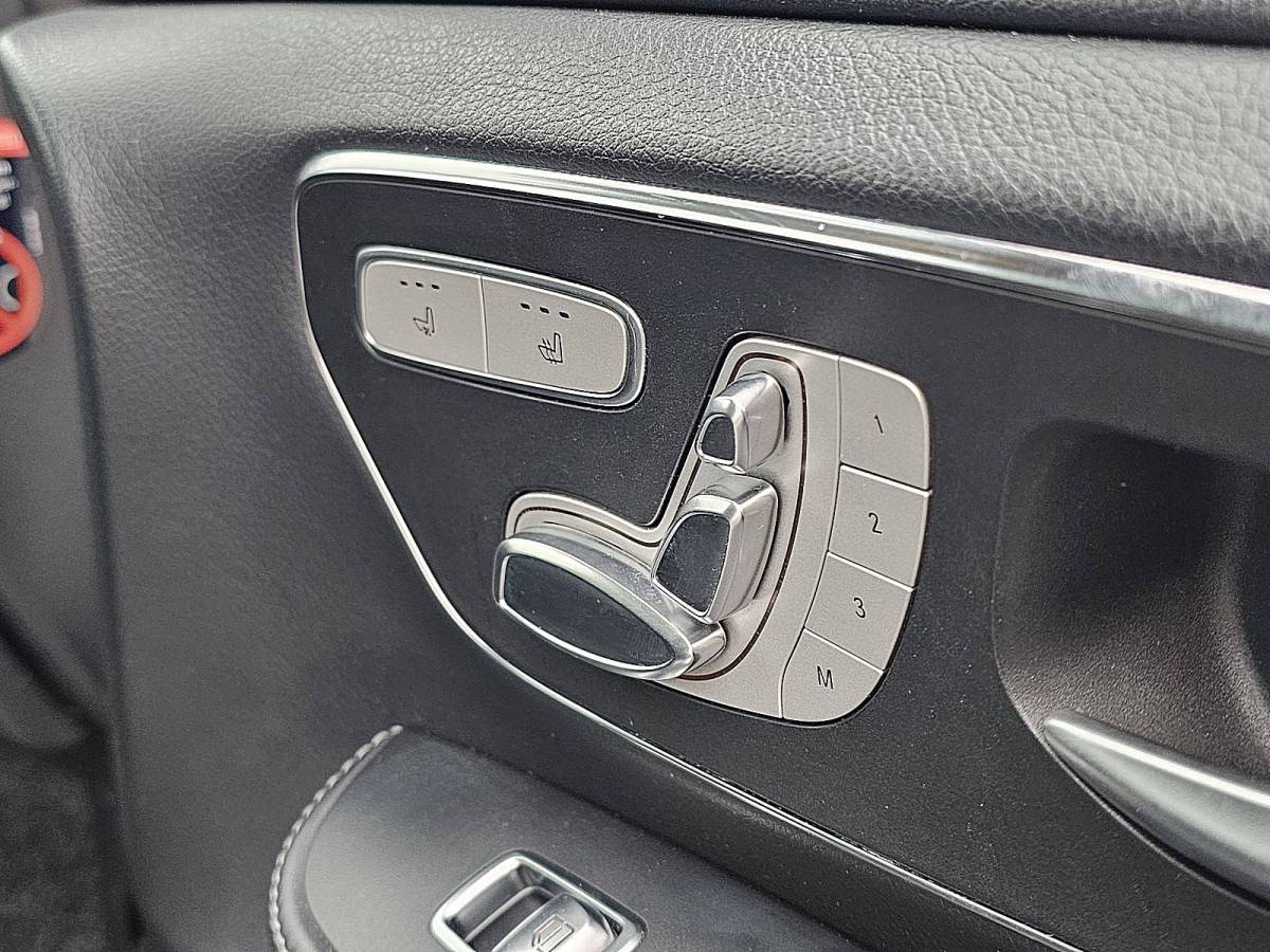 Mercedes-Benz V-Klasse MERCEDES-BENZ V-KLASSE 300 CDI NETTO EXPORTPRIJS EU 29950  pano 4-matic leder LED Burmester afneembare trekhaak