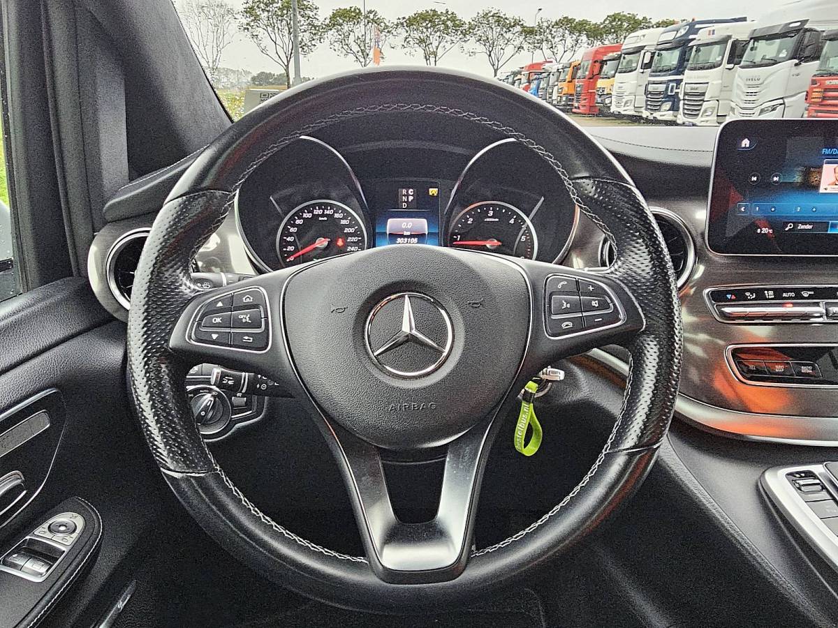 Mercedes-Benz V-Klasse MERCEDES-BENZ V-KLASSE 300 CDI NETTO EXPORTPRIJS EU 29950  pano 4-matic leder LED Burmester afneembare trekhaak