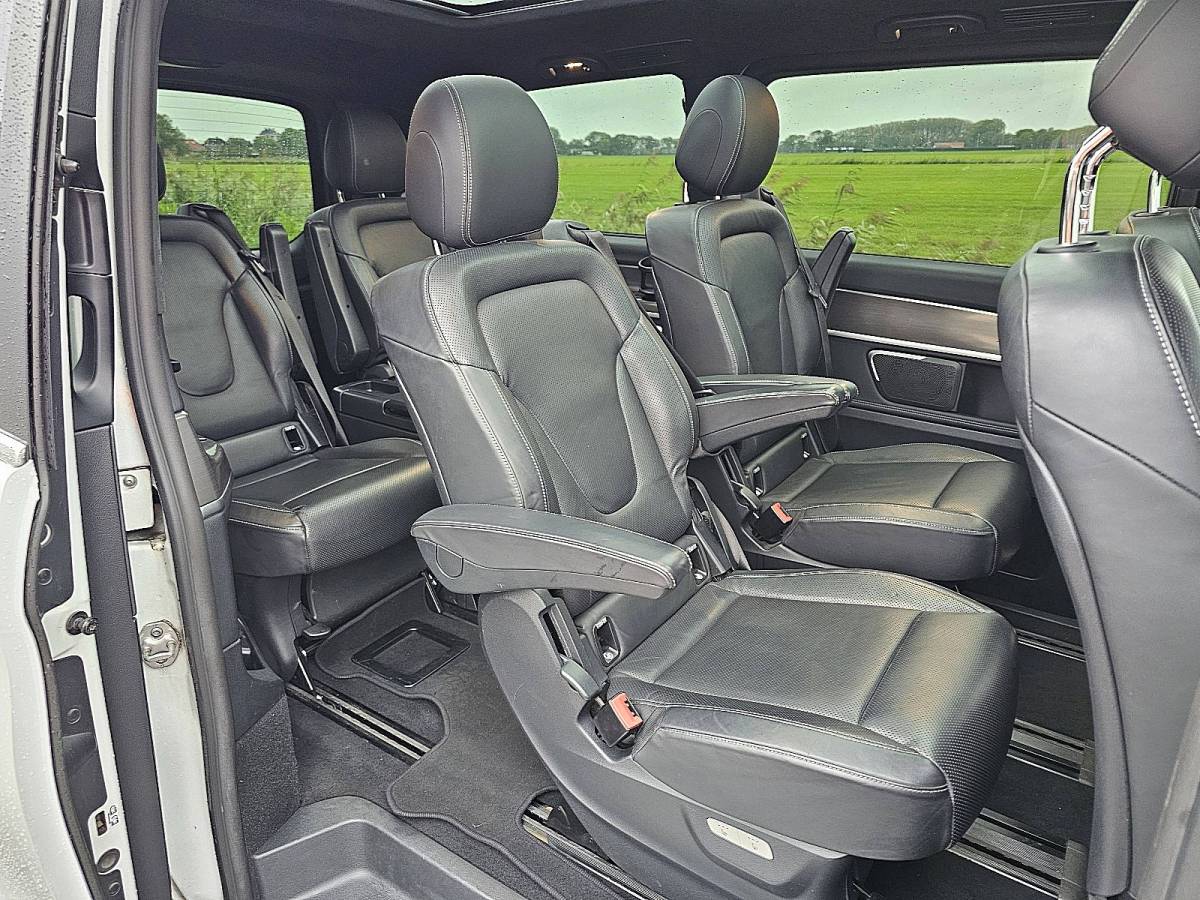Mercedes-Benz V-Klasse MERCEDES-BENZ V-KLASSE 300 CDI NETTO EXPORTPRIJS EU 29950  pano 4-matic leder LED Burmester afneembare trekhaak