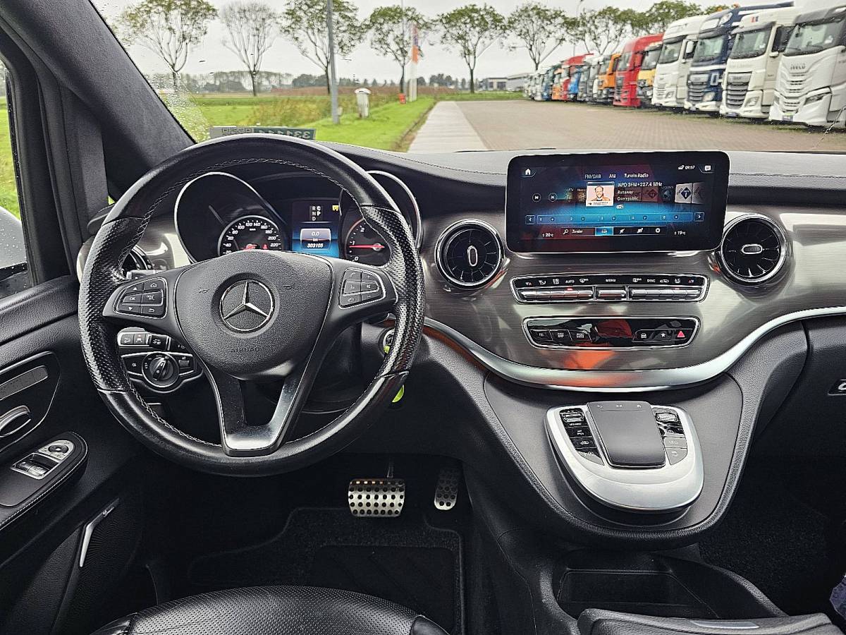 Mercedes-Benz V-Klasse MERCEDES-BENZ V-KLASSE 300 CDI NETTO EXPORTPRIJS EU 29950  pano 4-matic leder LED Burmester afneembare trekhaak