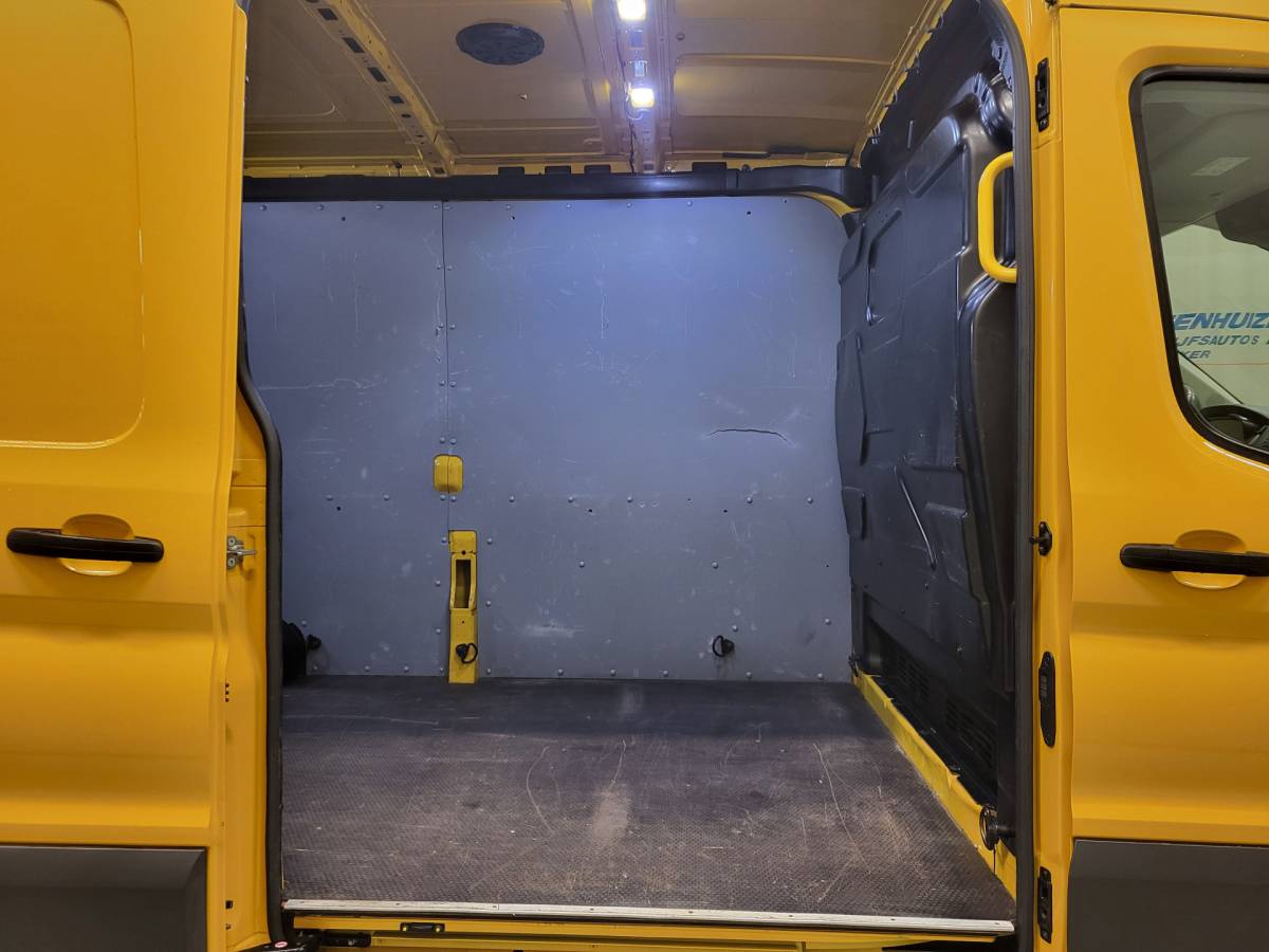 Ford Transit Ford Transit 2.0TDCI L3/H2 2800kg Trekgewicht Euro 6!
