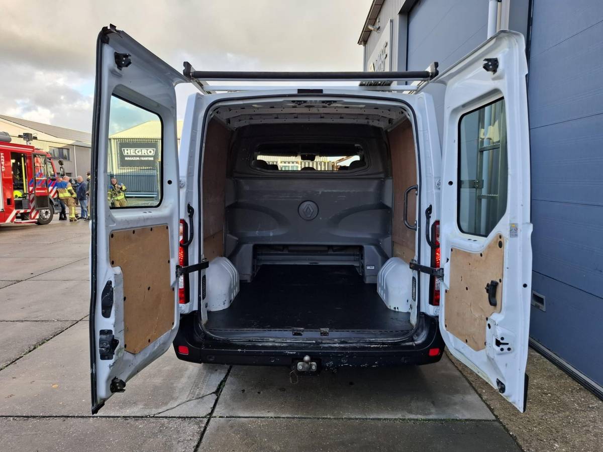 Renault Master Renault Master T33 2.3 dCi L1H1 DUBBEL CABINE / AIRCO / CRUISE CONTROLE / TREKHAAK