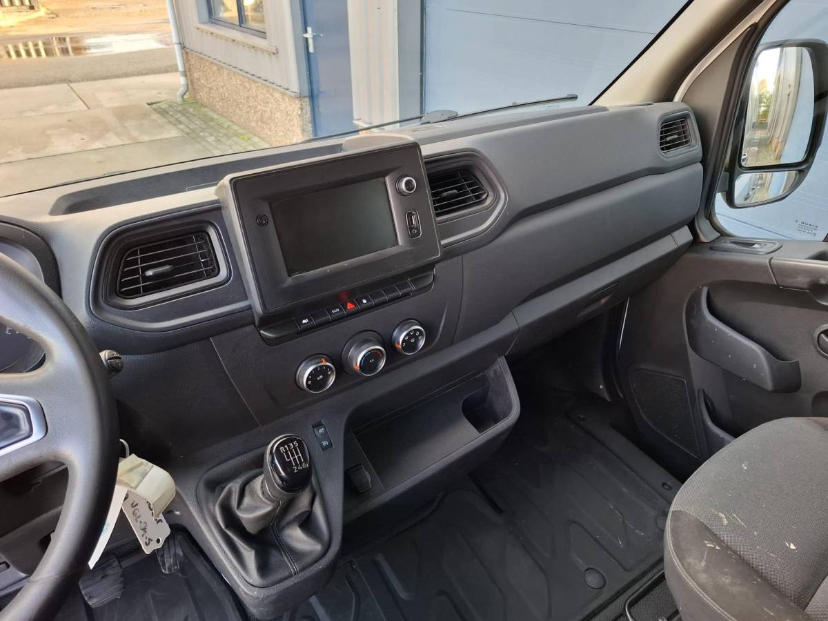Renault Master Renault Master T33 2.3 dCi L1H1 DUBBEL CABINE / AIRCO / CRUISE CONTROLE / TREKHAAK