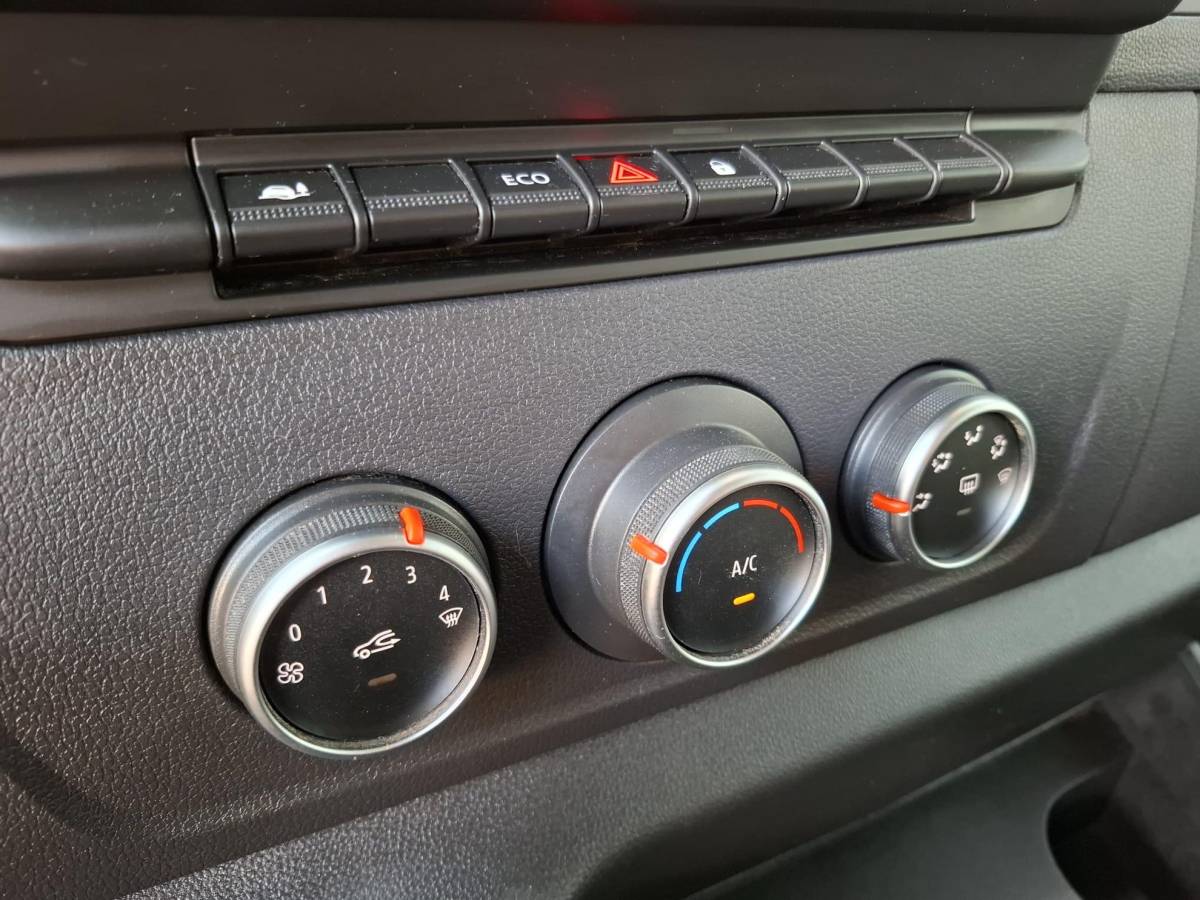 Renault Master Renault Master T33 2.3 dCi L1H1 DUBBEL CABINE / AIRCO / CRUISE CONTROLE / TREKHAAK