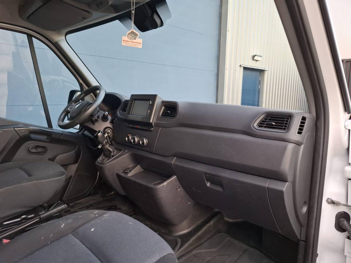 Renault Master Renault Master T33 2.3 dCi L1H1 DUBBEL CABINE / AIRCO / CRUISE CONTROLE / TREKHAAK