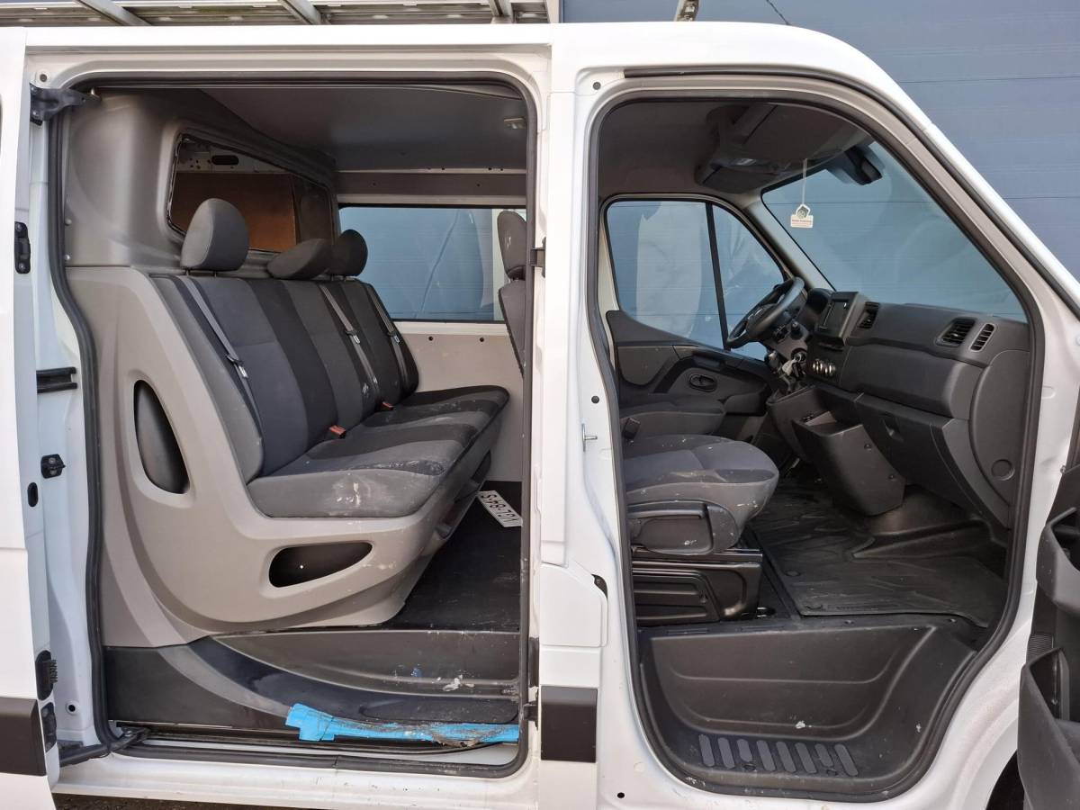 Renault Master Renault Master T33 2.3 dCi L1H1 DUBBEL CABINE / AIRCO / CRUISE CONTROLE / TREKHAAK