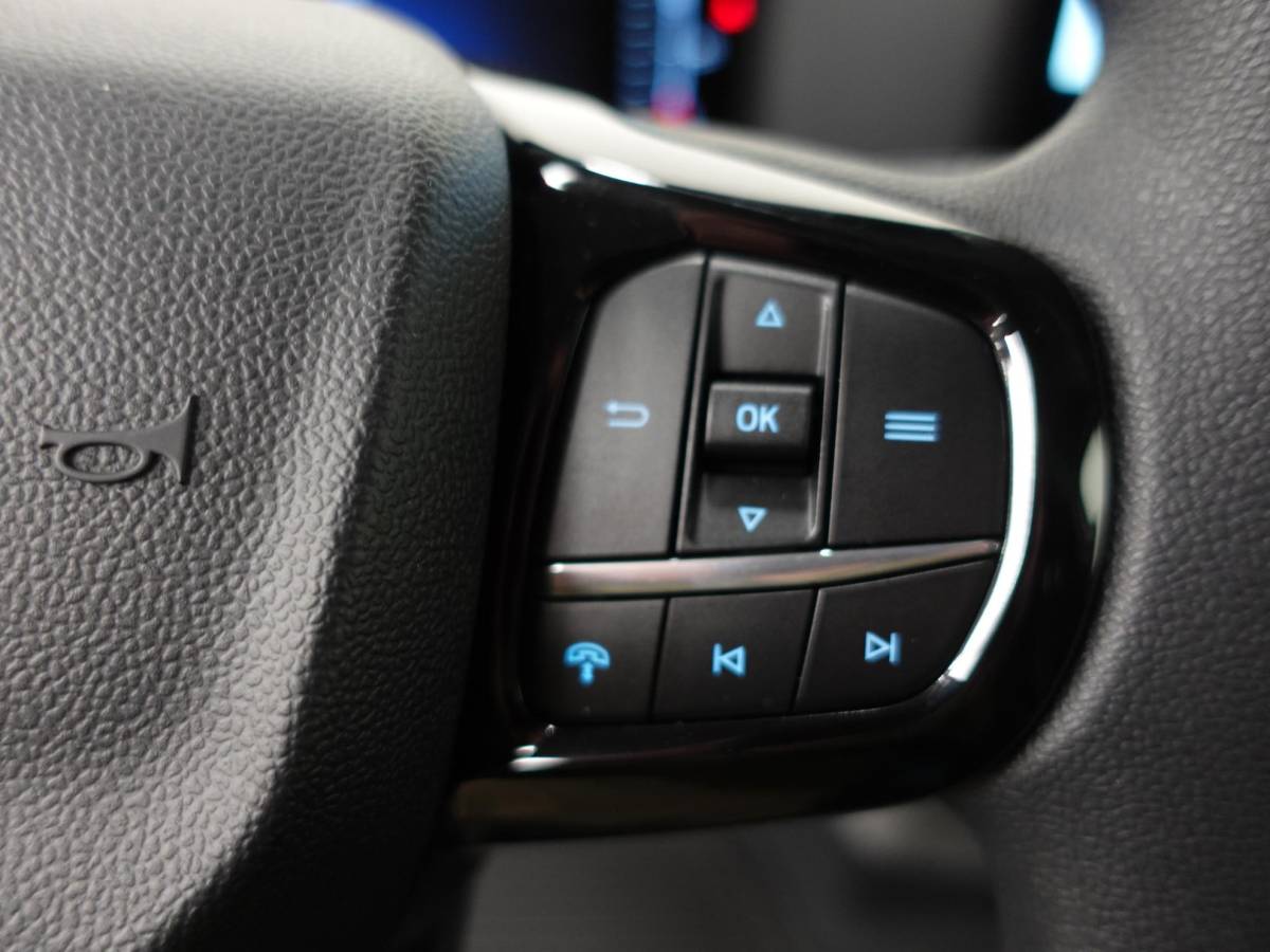 Ford Transit Custom Ford Transit Custom 300 2.0 TDCI L2H1 Airco Cruise Navigatie Parkeersensoren Camera Apple/Carplay Android Auto