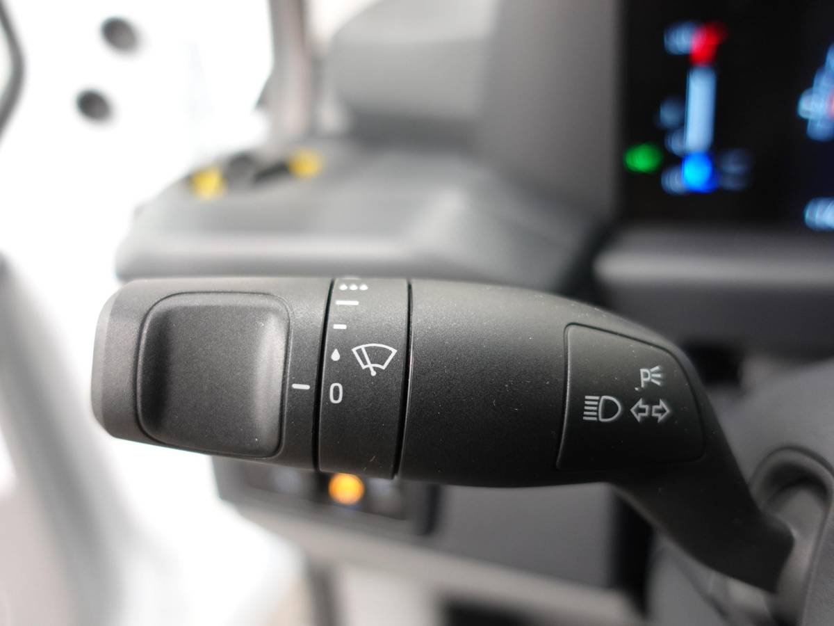Ford Transit Custom Ford Transit Custom 300 2.0 TDCI L2H1 Airco Cruise Navigatie Parkeersensoren Camera Apple/Carplay Android Auto