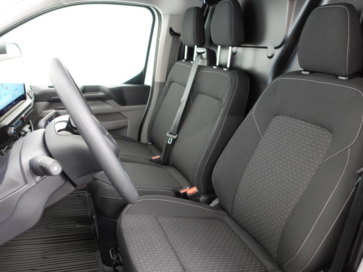 Ford Transit Custom Ford Transit Custom 300 2.0 TDCI L2H1 Airco Cruise Navigatie Parkeersensoren Camera Apple/Carplay Android Auto