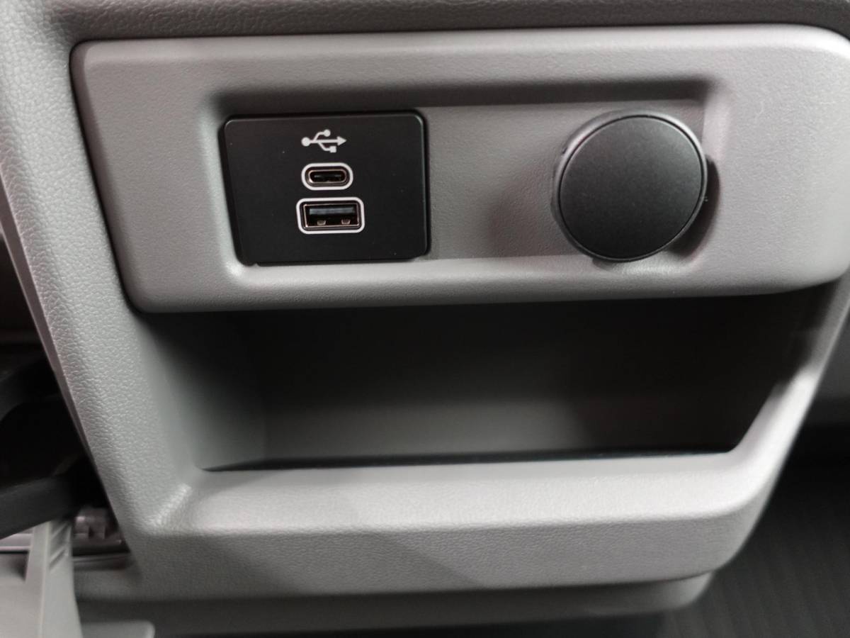 Ford Transit Custom Ford Transit Custom 300 2.0 TDCI L2H1 Airco Cruise Navigatie Parkeersensoren Camera Apple/Carplay Android Auto