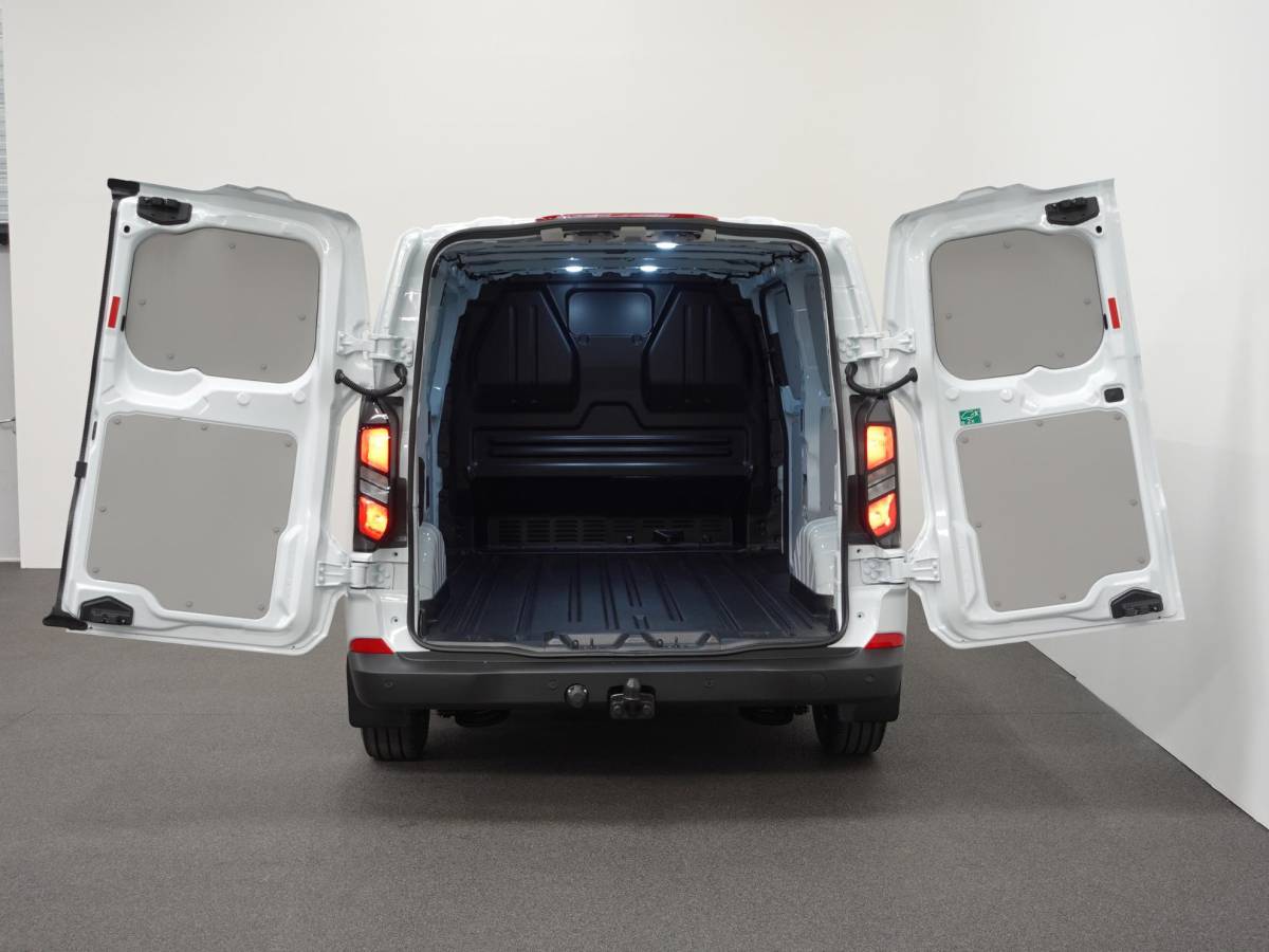 Ford Transit Custom Ford Transit Custom 300 2.0 TDCI L2H1 Airco Cruise Navigatie Parkeersensoren Camera Apple/Carplay Android Auto