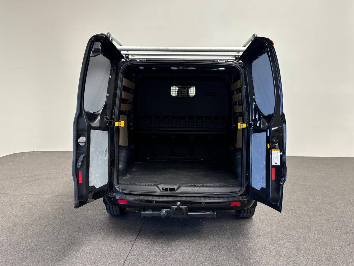 Ford Transit Custom Ford Transit Custom 300 2.0 TDCI L2H1 Limited Dubbele Cabine Automaat Navi Airco 2 Schuifdeuren Trekhaak Parkeersensoren Carplay