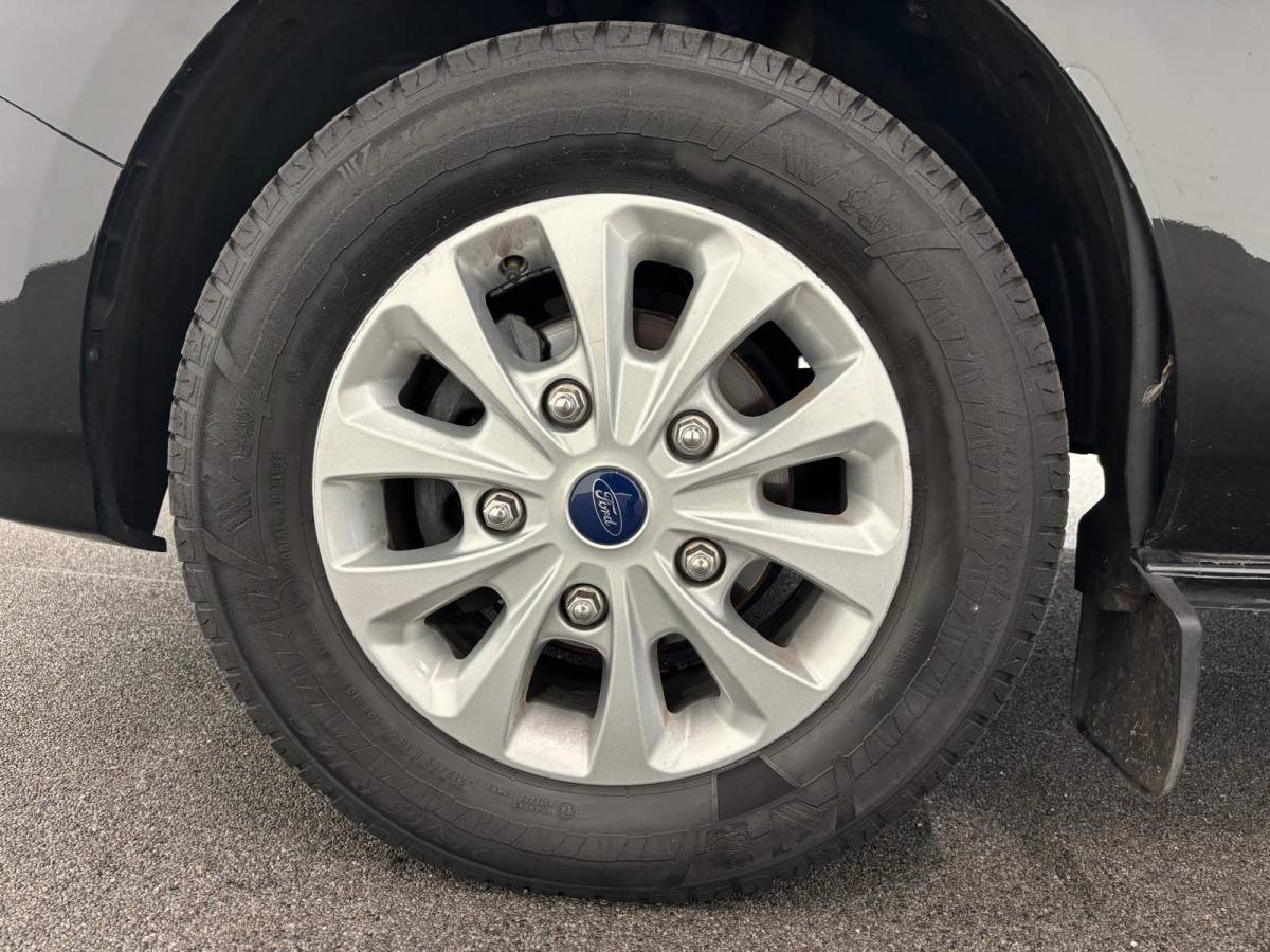 Ford Transit Custom Ford Transit Custom 300 2.0 TDCI L2H1 Limited Dubbele Cabine Automaat Navi Airco 2 Schuifdeuren Trekhaak Parkeersensoren Carplay
