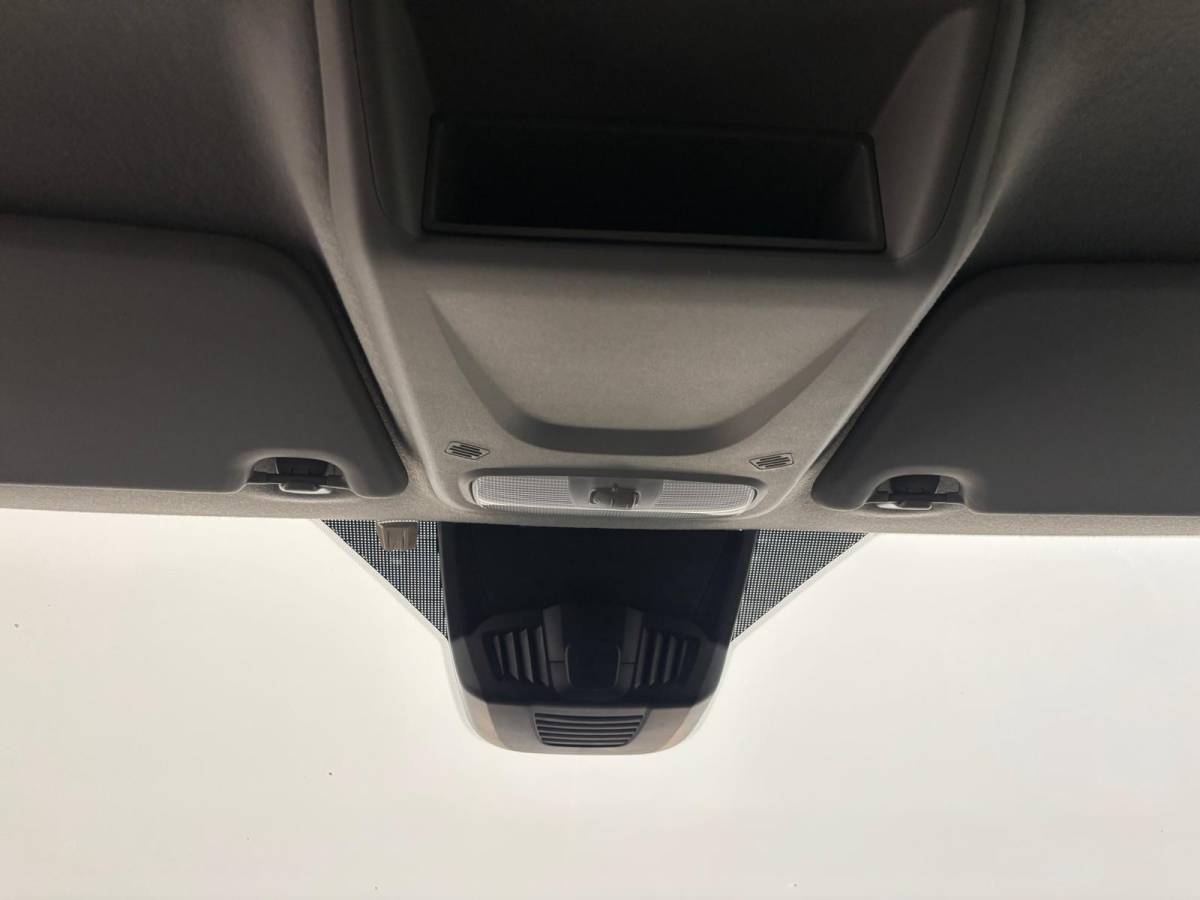 Ford Transit Custom Ford Transit Custom 300 2.0 TDCI L2H1 Limited Dubbele Cabine Automaat Navi Airco 2 Schuifdeuren Trekhaak Parkeersensoren Carplay